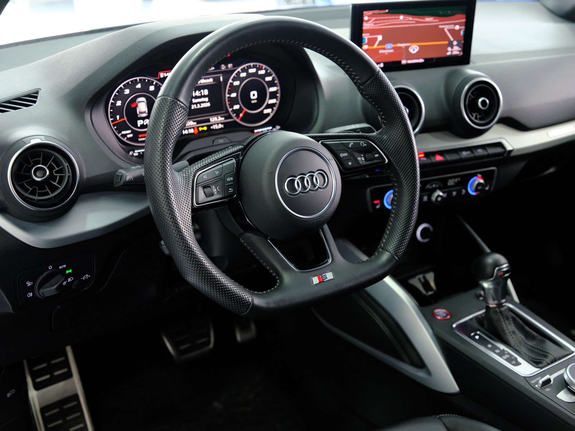 AUDI SQ2 TFSI quattro S-tronic-image-8
