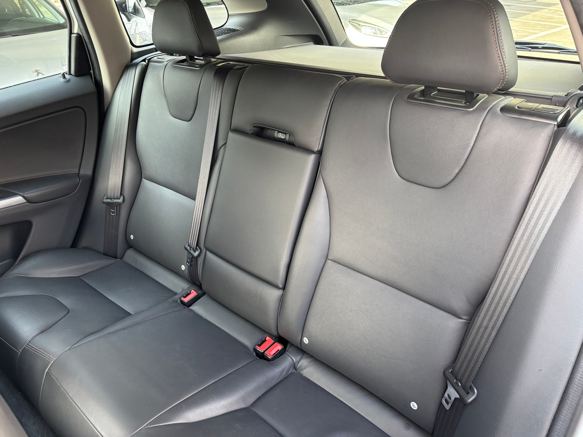 VOLVO XC60 D5 AWD Summum Geartronic Polestare-image-7
