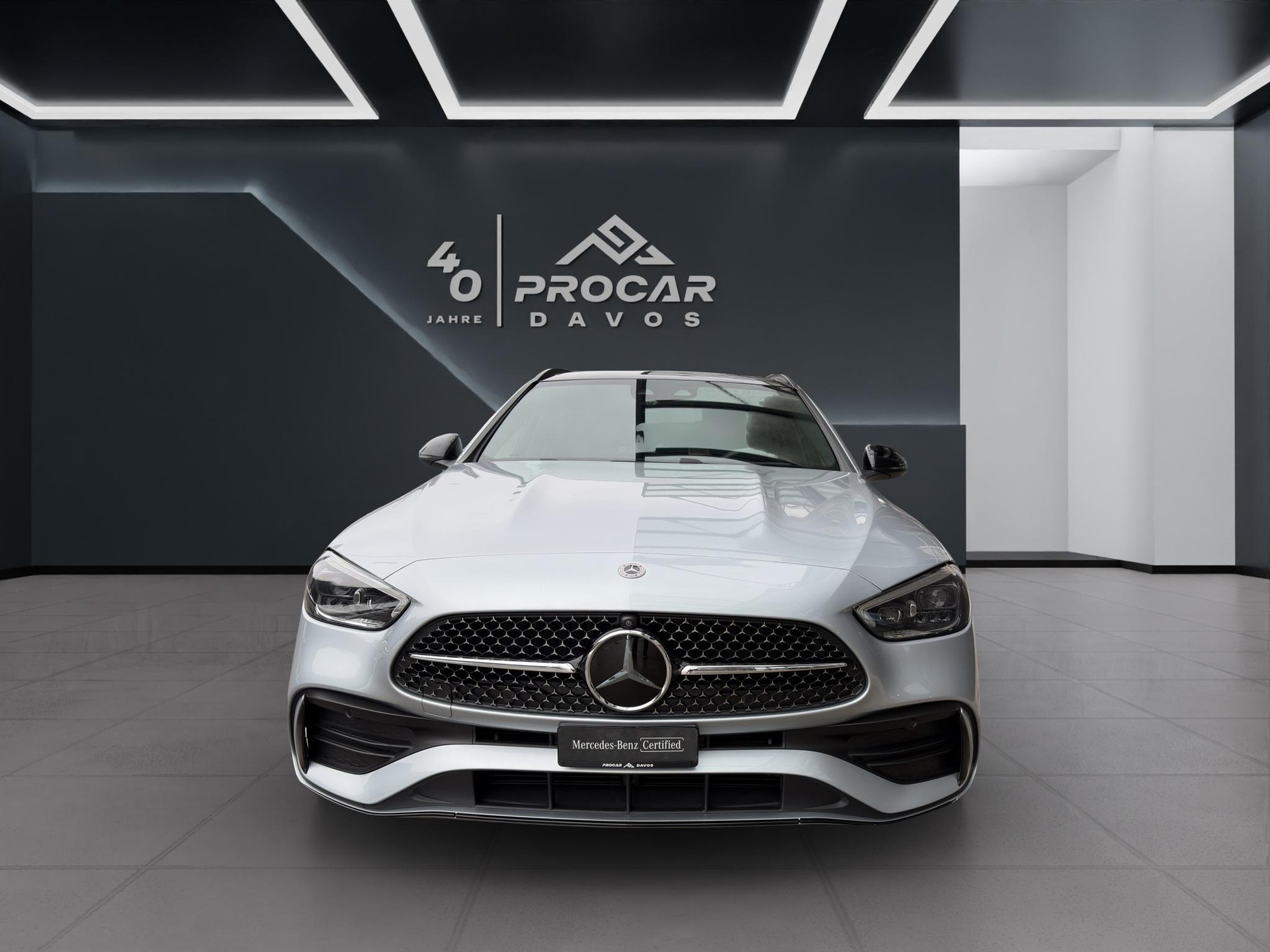 MERCEDES-BENZ C 220 d AMG Line 4matic Kombi-image-2