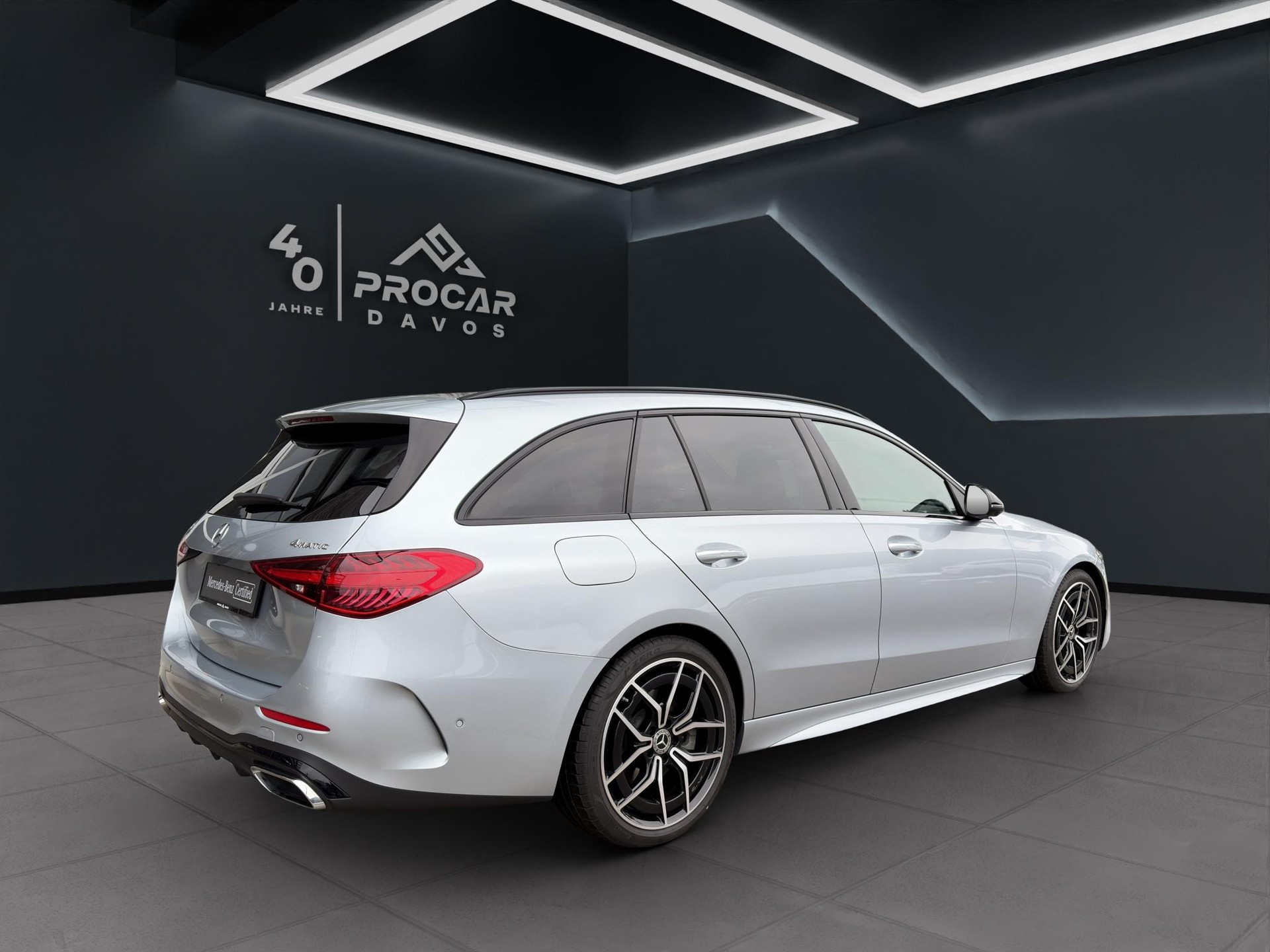 MERCEDES-BENZ C 220 d AMG Line 4matic Kombi-image-3