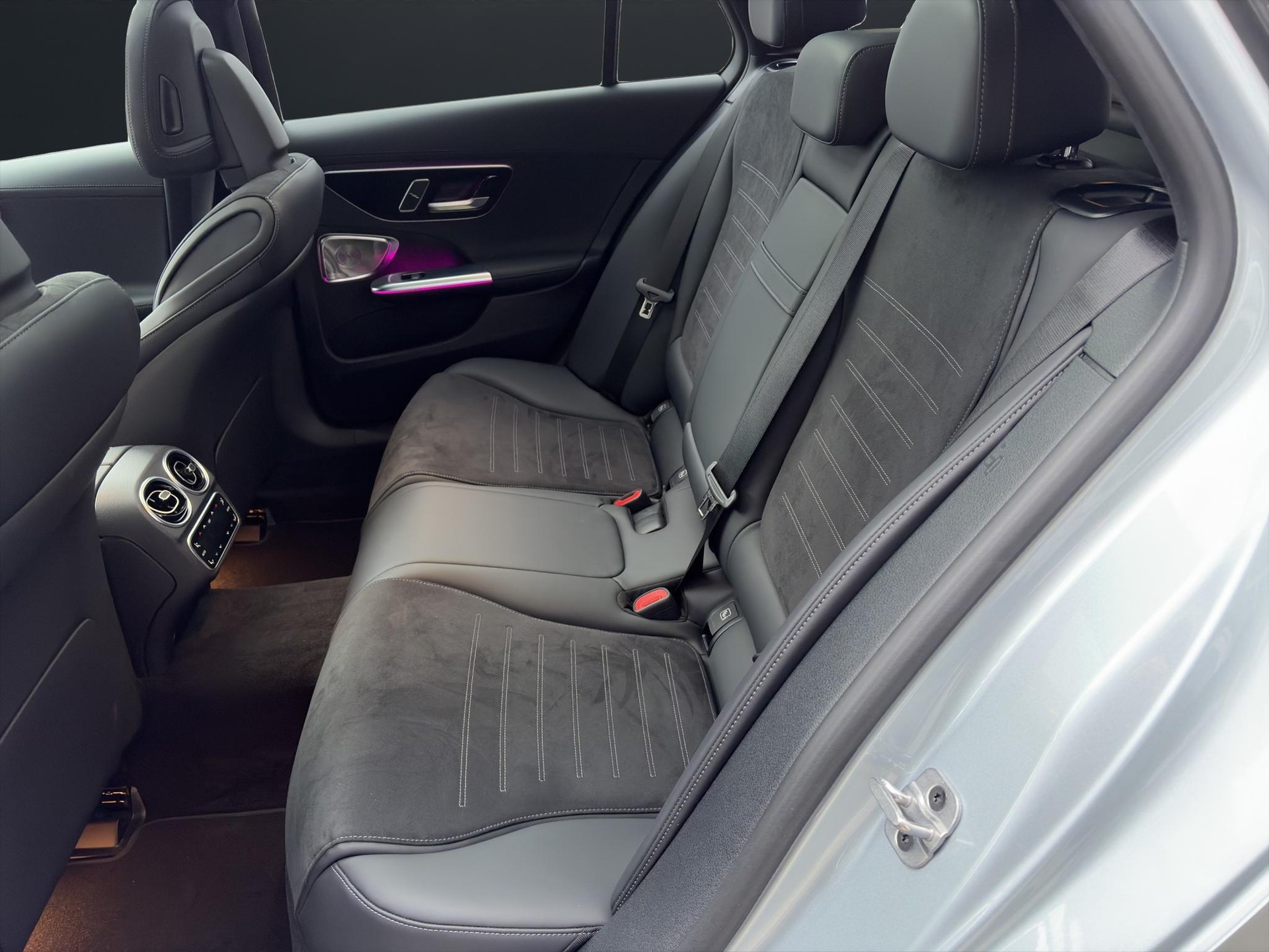 MERCEDES-BENZ C 220 d AMG Line 4matic Kombi-image-8