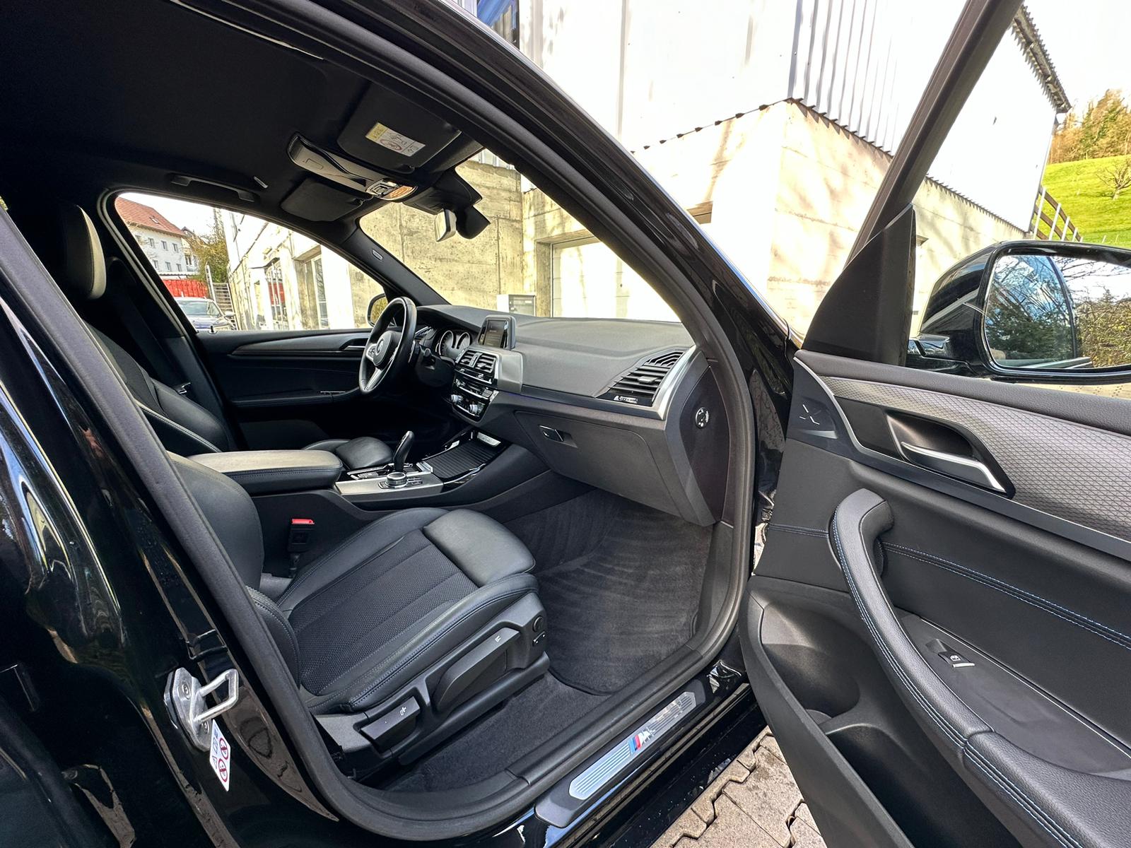 BMW X3 xDrive 20d Individual M Sport Steptronic-image-14