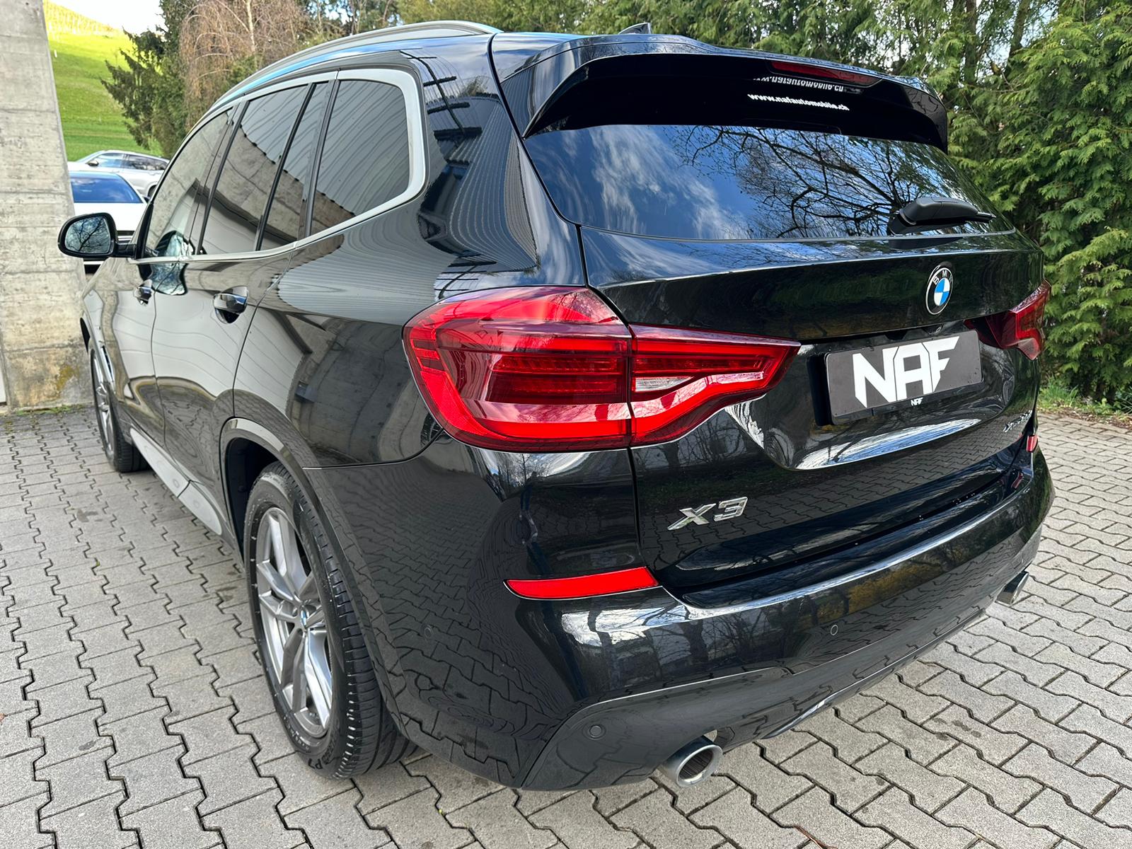 BMW X3 xDrive 20d Individual M Sport Steptronic-image-2