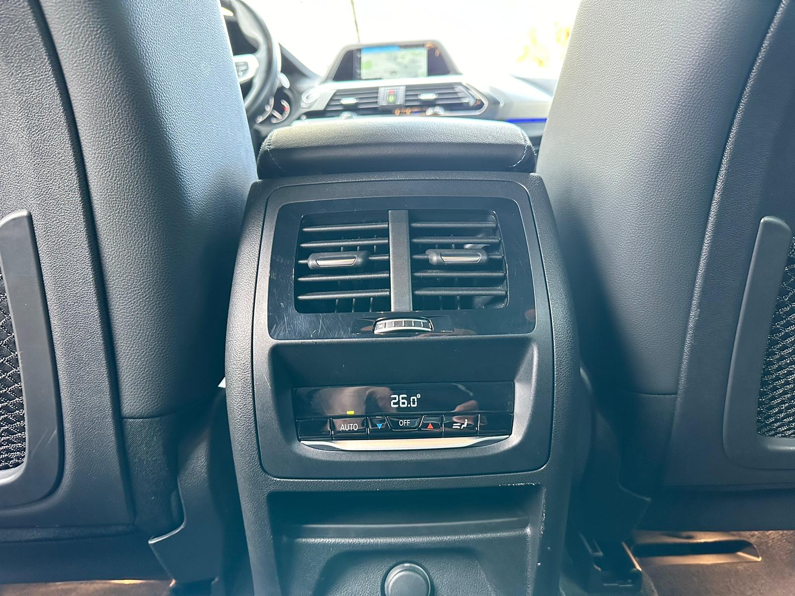 BMW X3 xDrive 20d Individual M Sport Steptronic-image-16