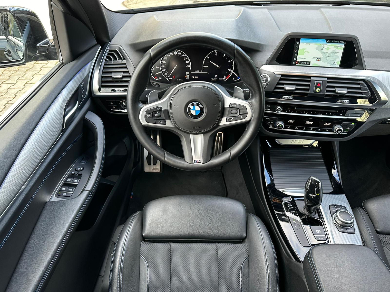 BMW X3 xDrive 20d Individual M Sport Steptronic-image-18