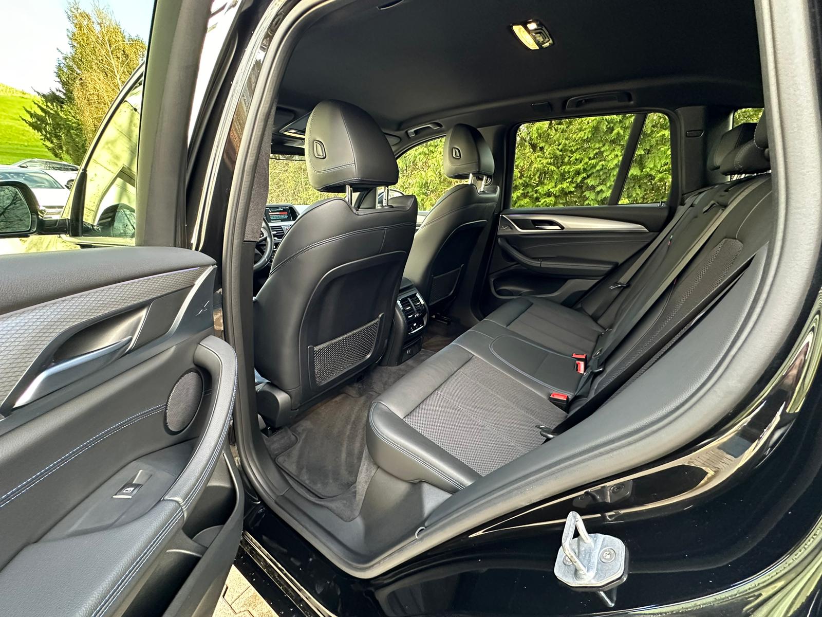 BMW X3 xDrive 20d Individual M Sport Steptronic-image-10