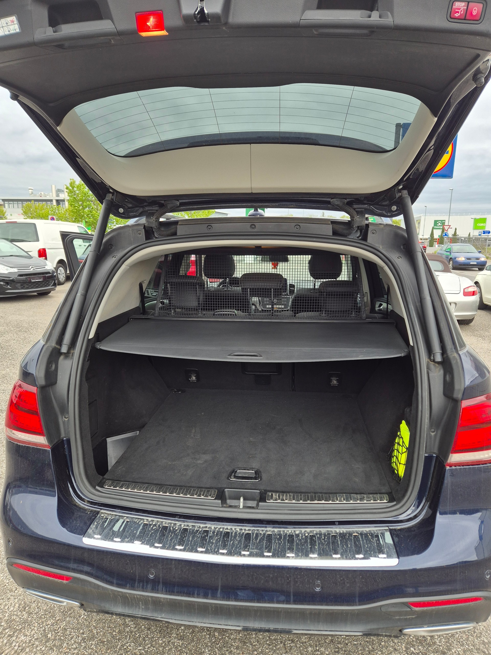 MERCEDES-BENZ GLE 350 d 4Matic 9G-Tronic-image-12
