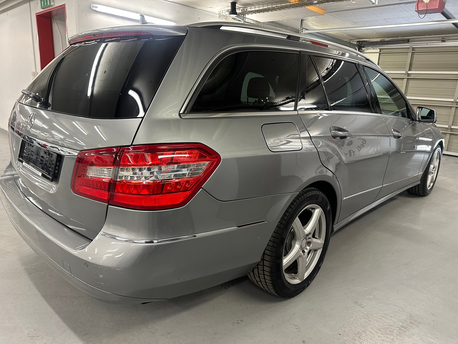 MERCEDES-BENZ E 250 CDI BlueEff. Avantgarde 4Matic 7G-Tronic-image-3