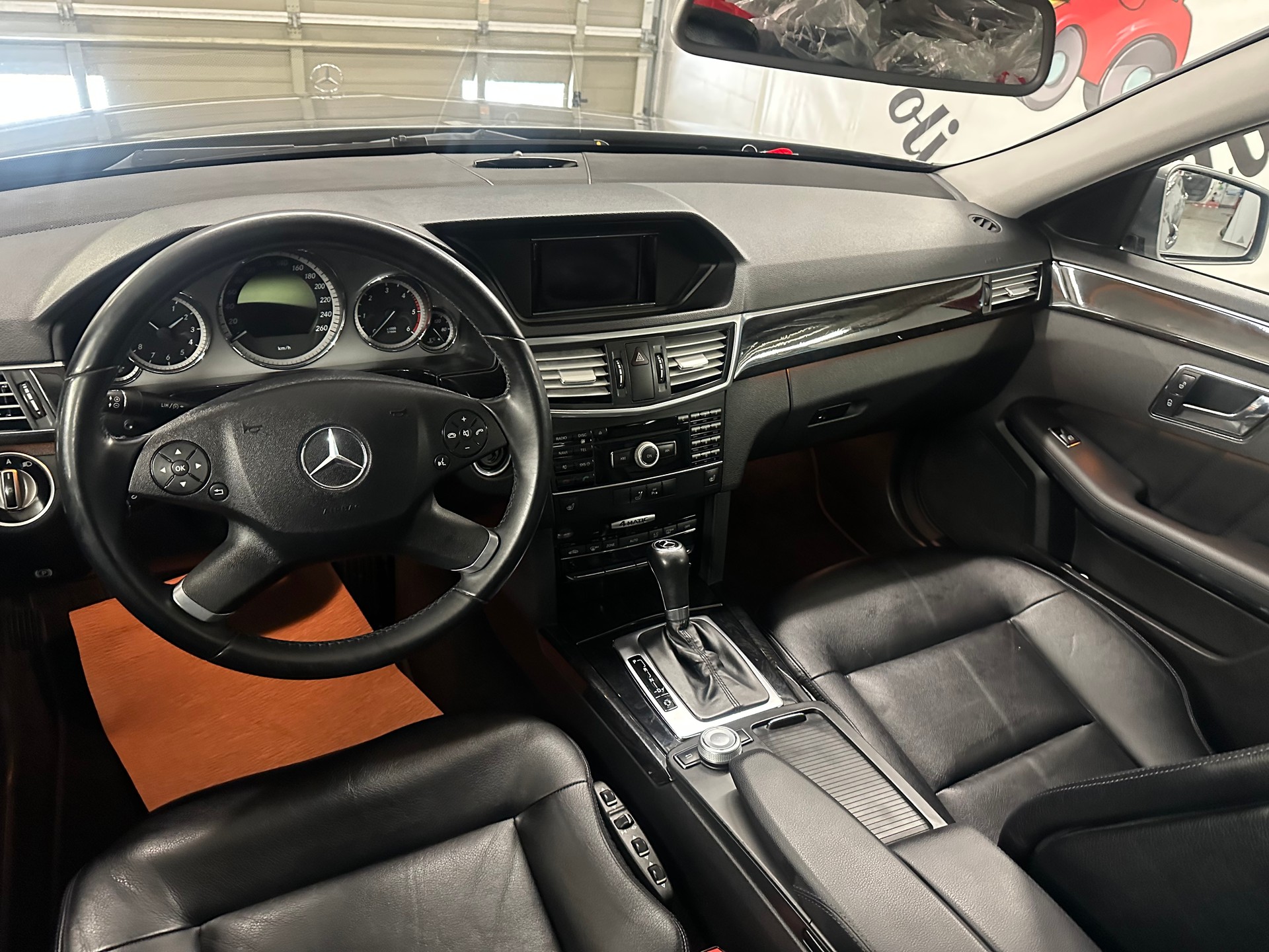 MERCEDES-BENZ E 250 CDI BlueEff. Avantgarde 4Matic 7G-Tronic-image-6