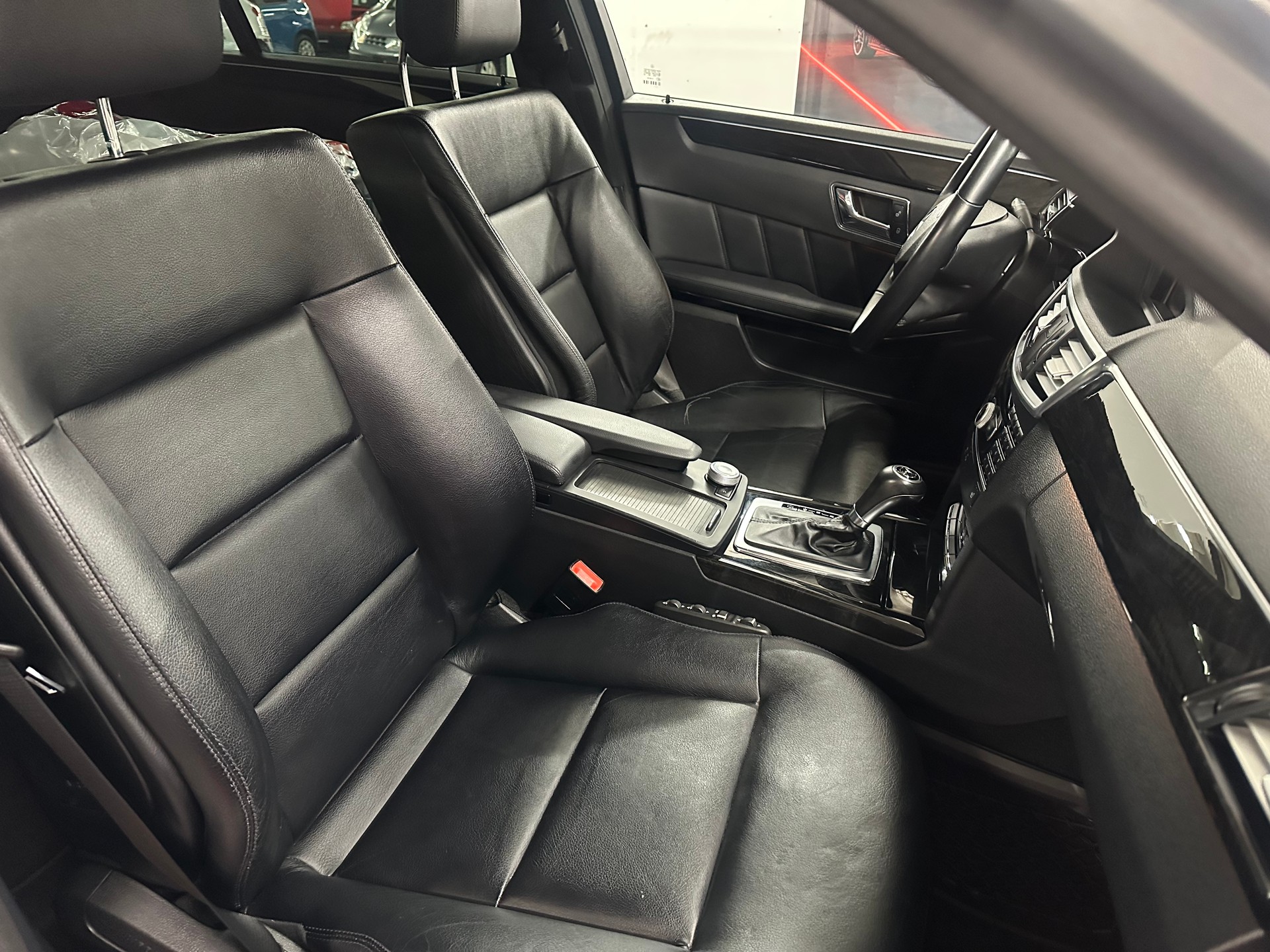 MERCEDES-BENZ E 250 CDI BlueEff. Avantgarde 4Matic 7G-Tronic-image-7