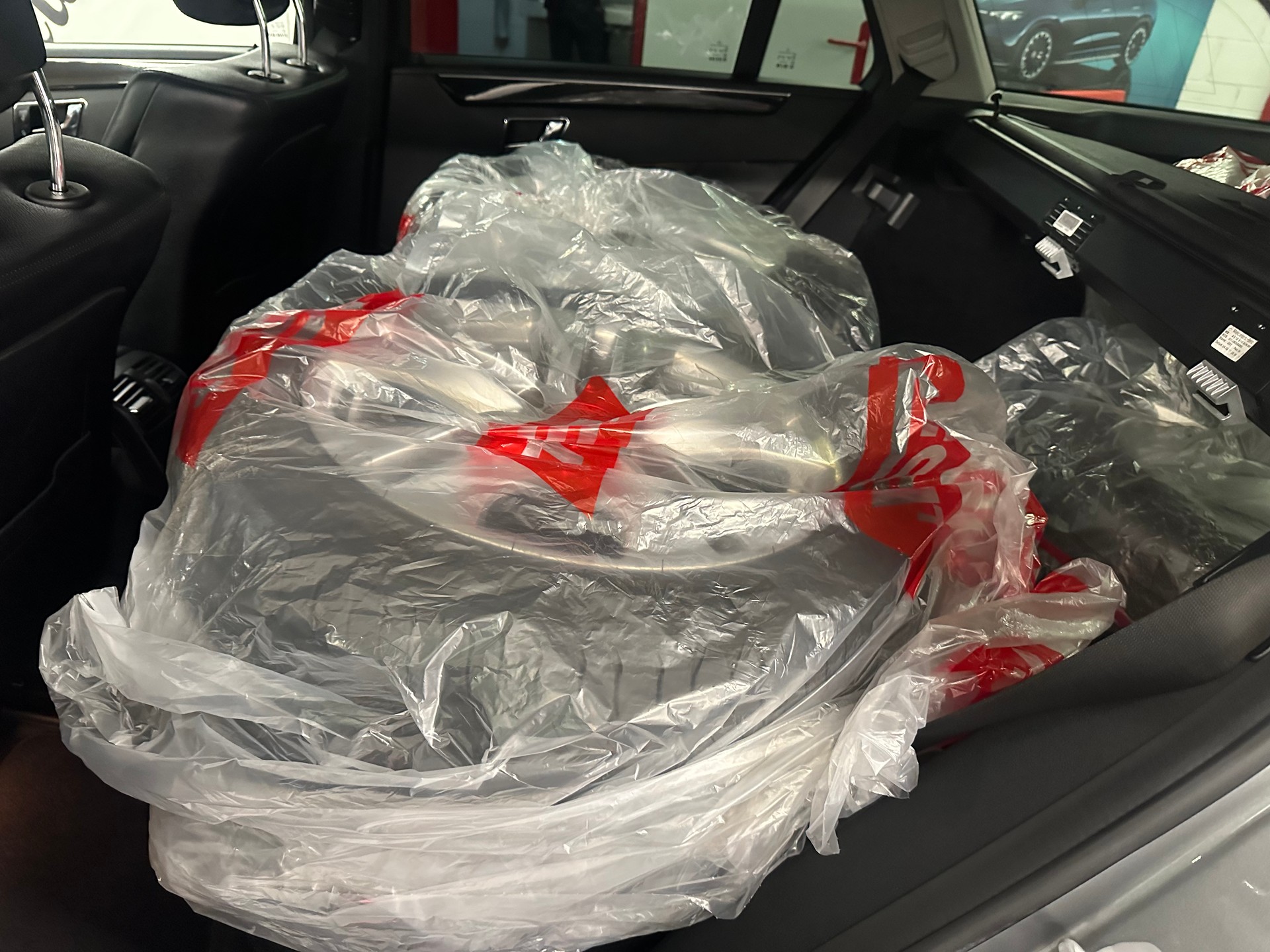 MERCEDES-BENZ E 250 CDI BlueEff. Avantgarde 4Matic 7G-Tronic-image-9