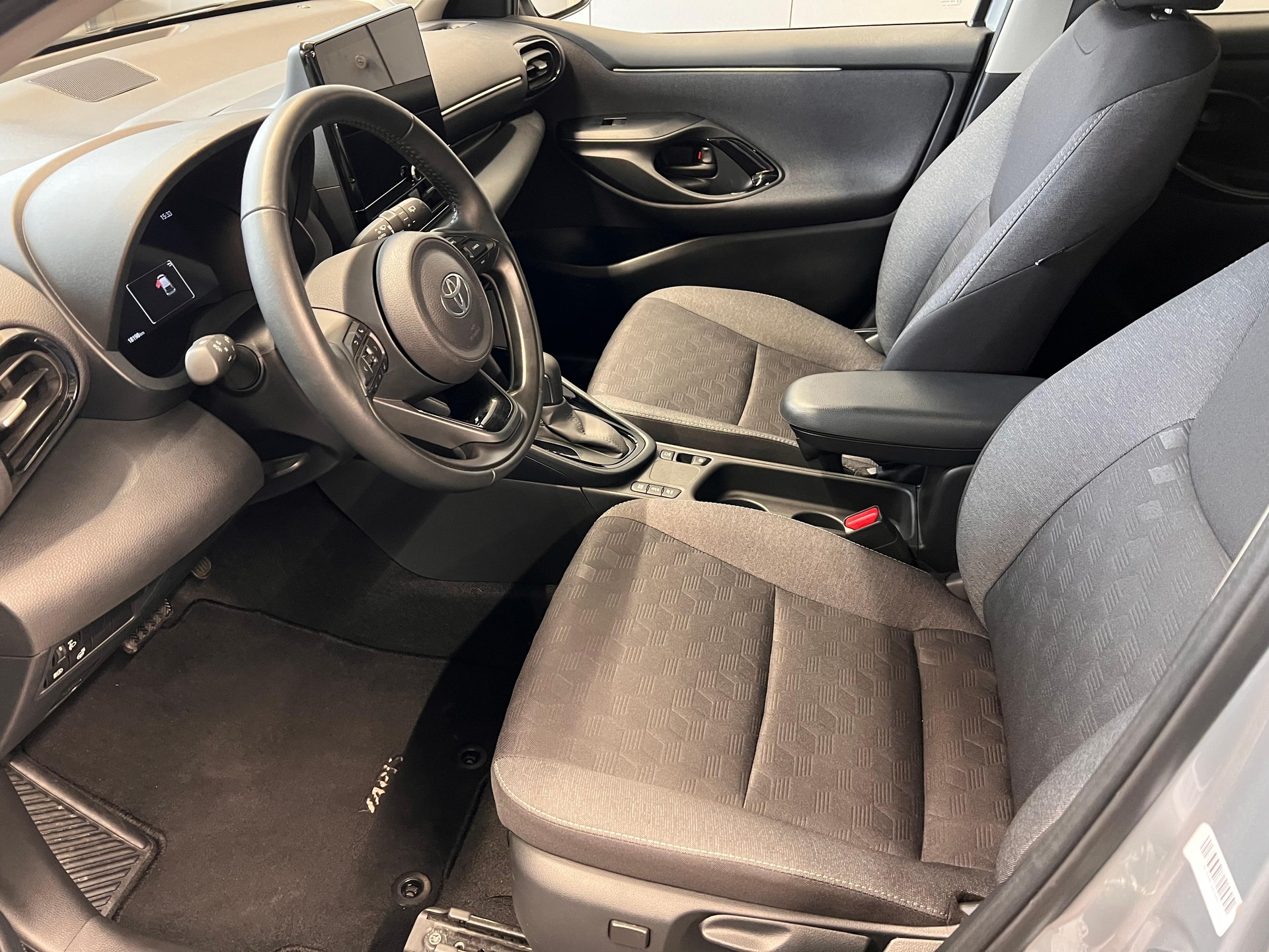TOYOTA Yaris 1.5 VVT-i HSD Trend-image-8
