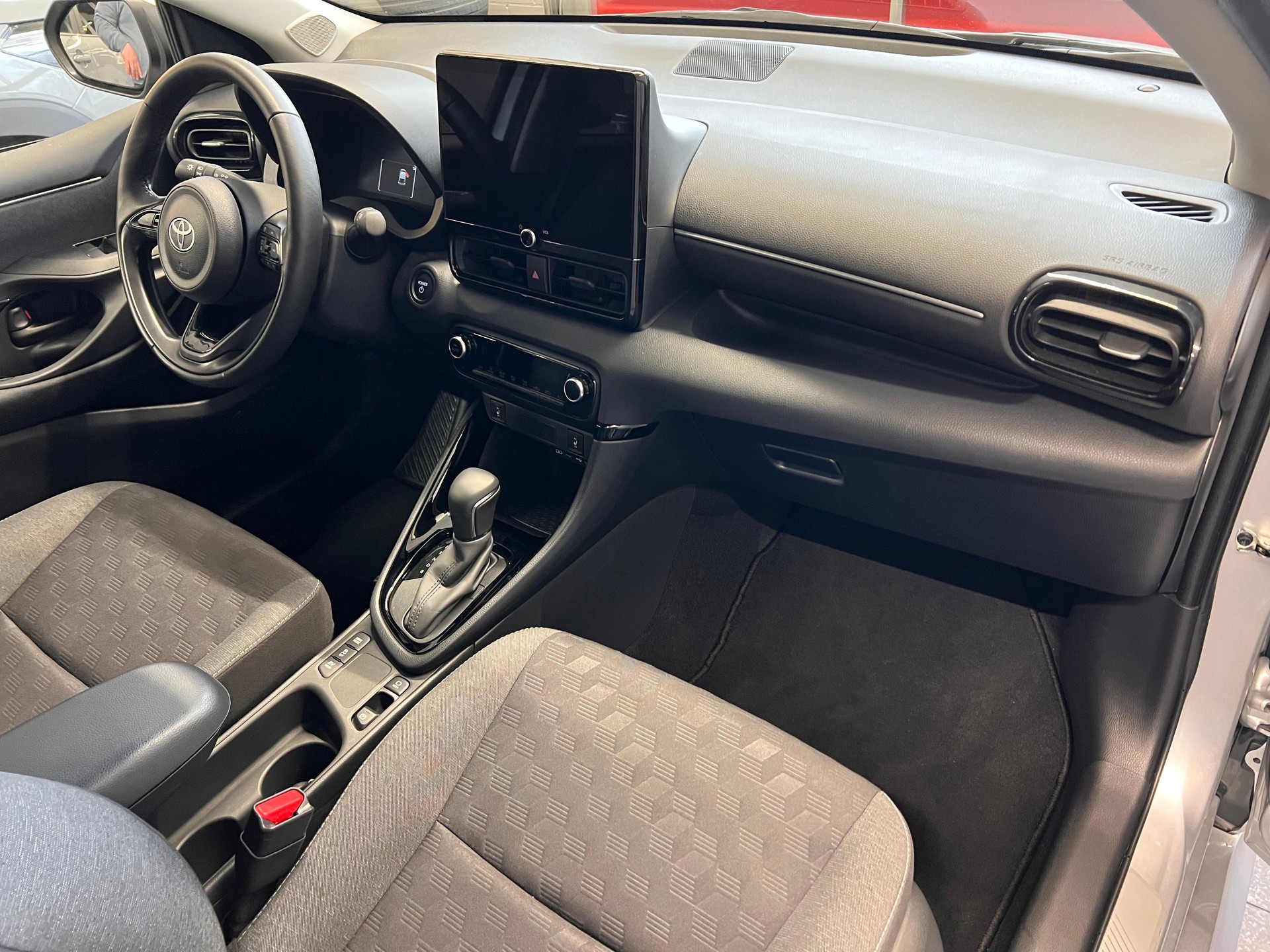 TOYOTA Yaris 1.5 VVT-i HSD Trend-image-13