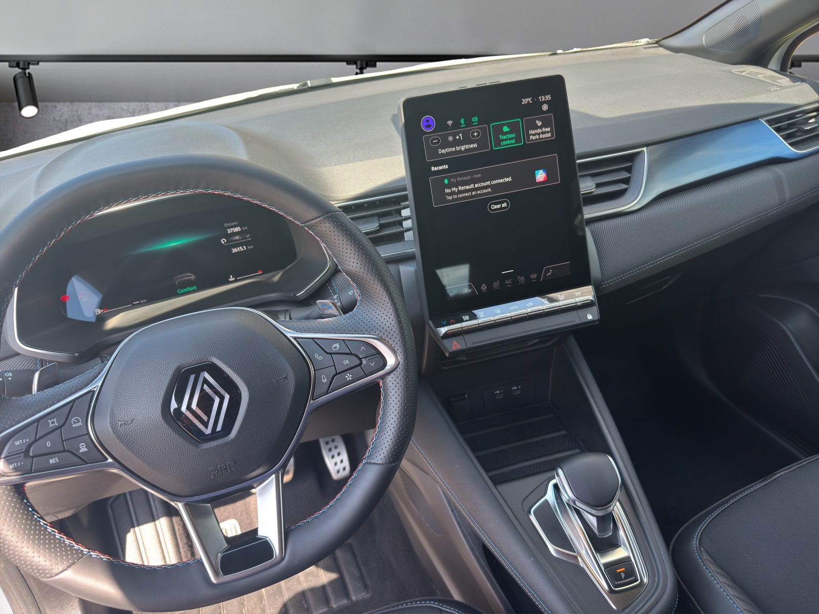 RENAULT Captur 1.3 TCe Esprit Alpine EDC-image-8