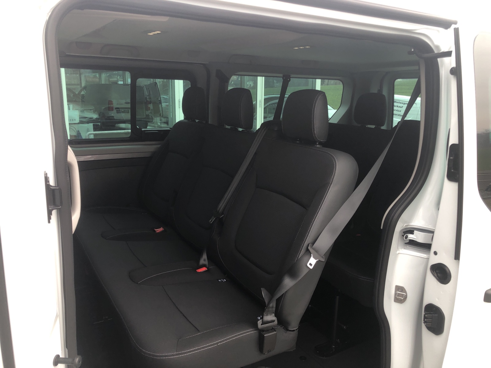 RENAULT Trafic Blue dCi 150 Passenger Evolution EDC-image-6