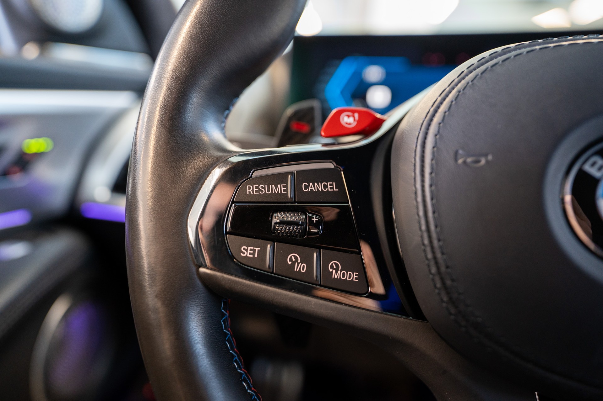 BMW XM xDrive PHEV / CH-Fahrzeug / Maxton Design / Head-Up-image-25