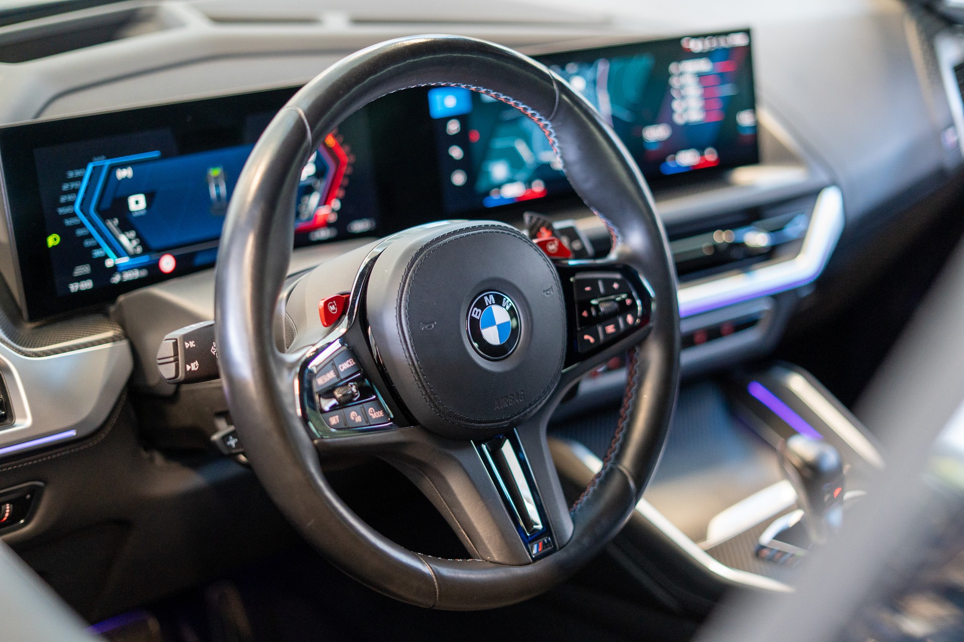 BMW XM xDrive PHEV / CH-Fahrzeug / Maxton Design / Head-Up-image-13