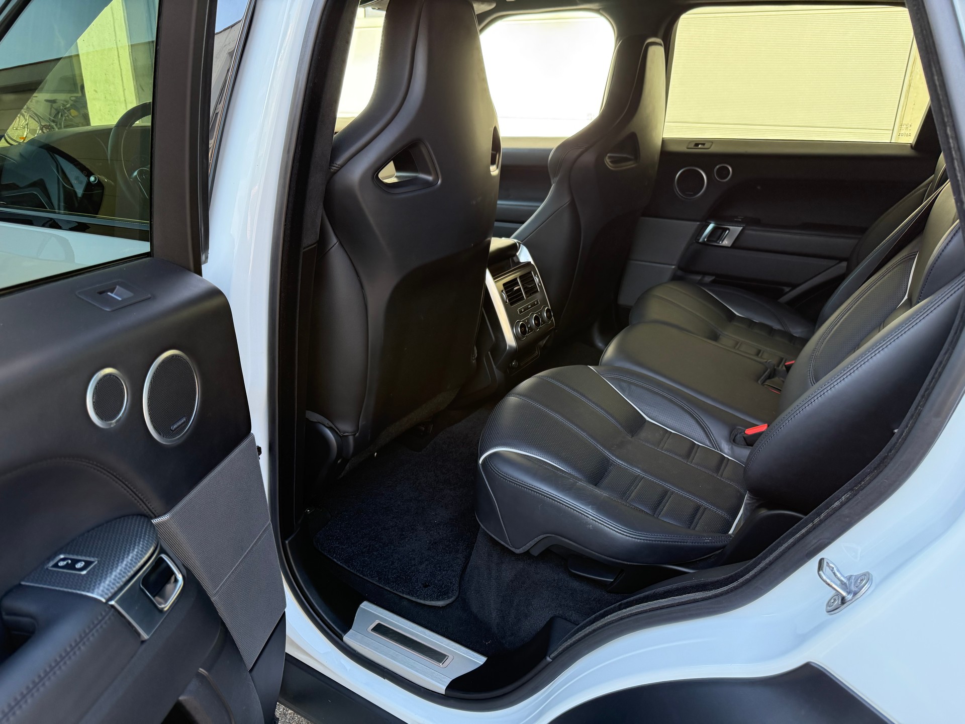 LAND ROVER Range Rover Sport 5.0 V8 SVR-image-26