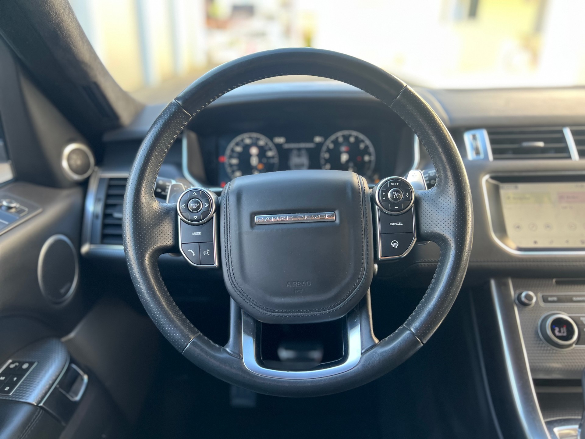 LAND ROVER Range Rover Sport 5.0 V8 SVR-image-13