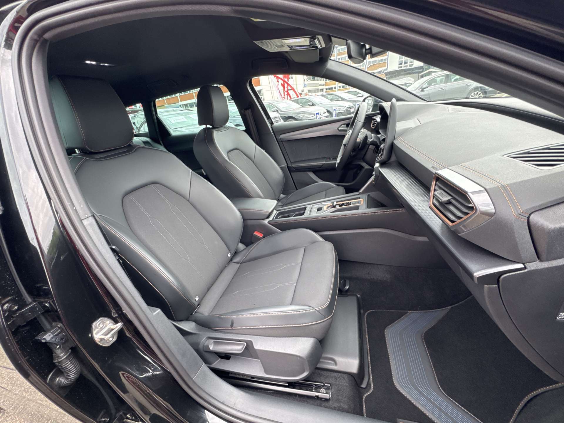 CUPRA LEON ST 1.5 eTSi DSG-Automat-image-12