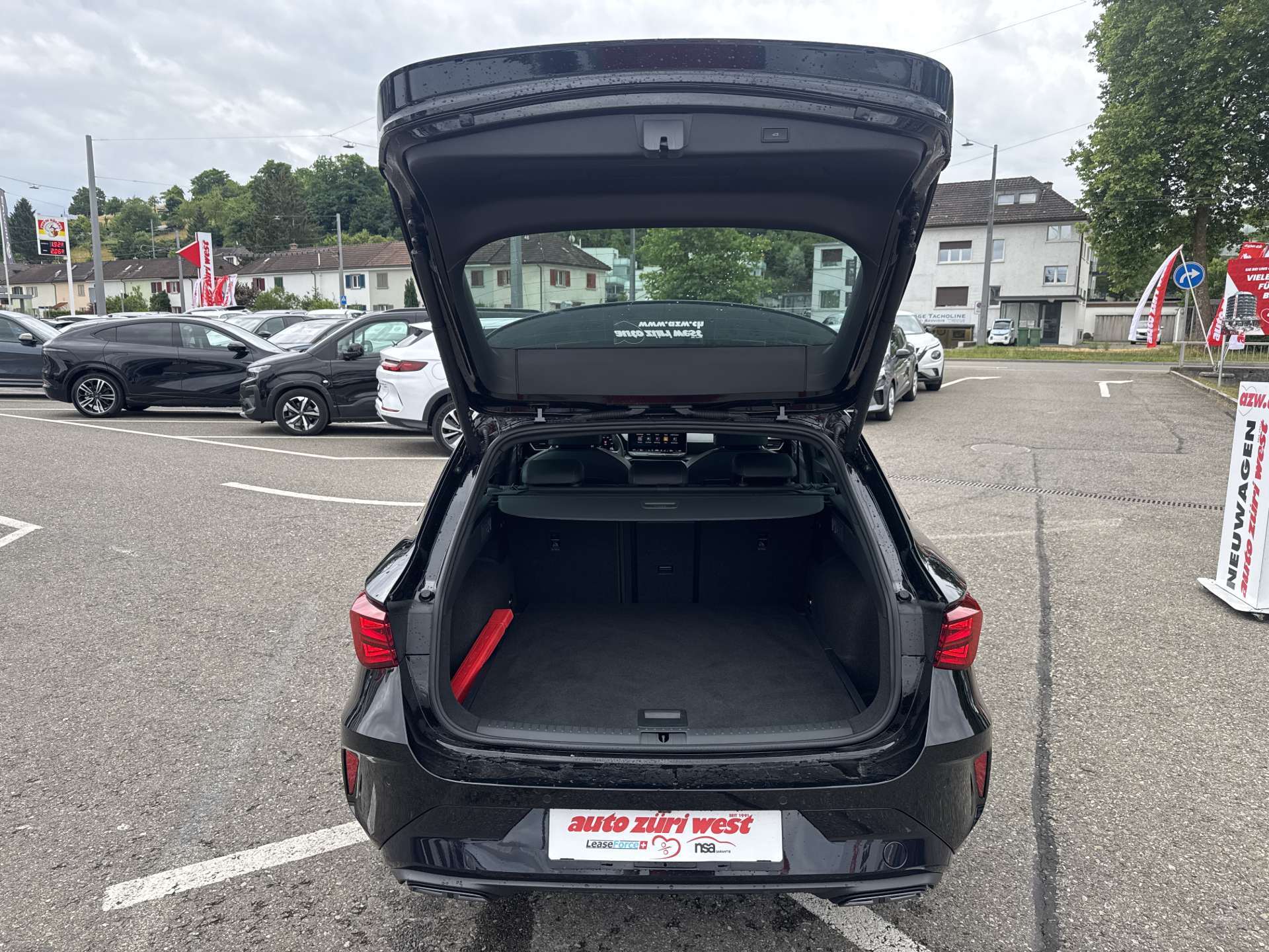 CUPRA LEON ST 1.5 eTSi DSG-Automat-image-7