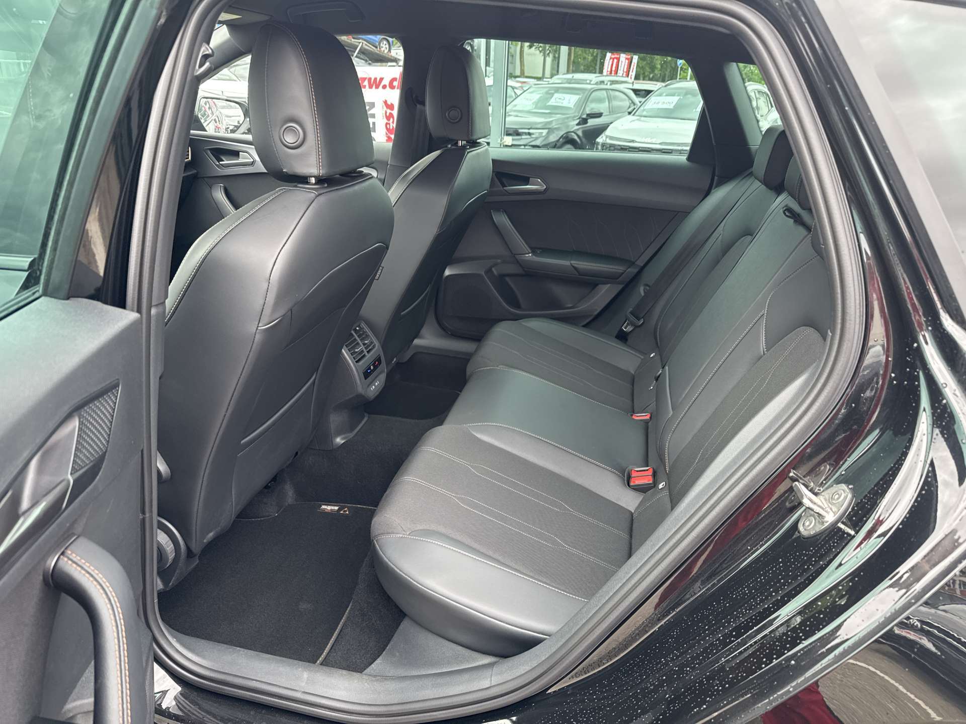 CUPRA LEON ST 1.5 eTSi DSG-Automat-image-6