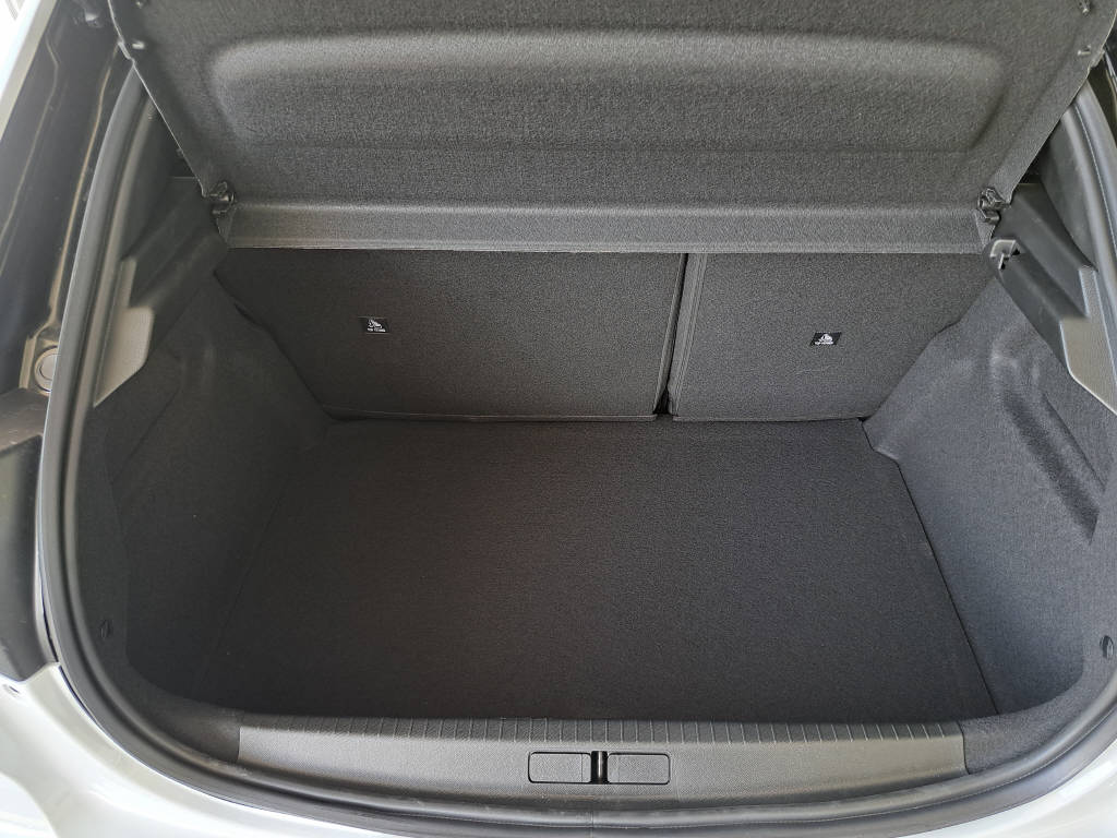PEUGEOT 208 1.2 Hybrid 145cv GT-image-11