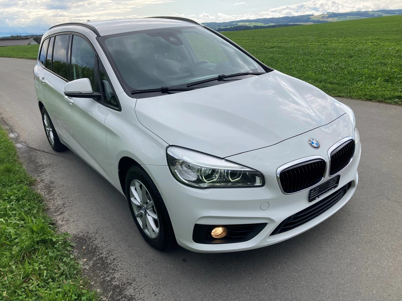 BMW 218d Gran Tourer Steptronic-image-1