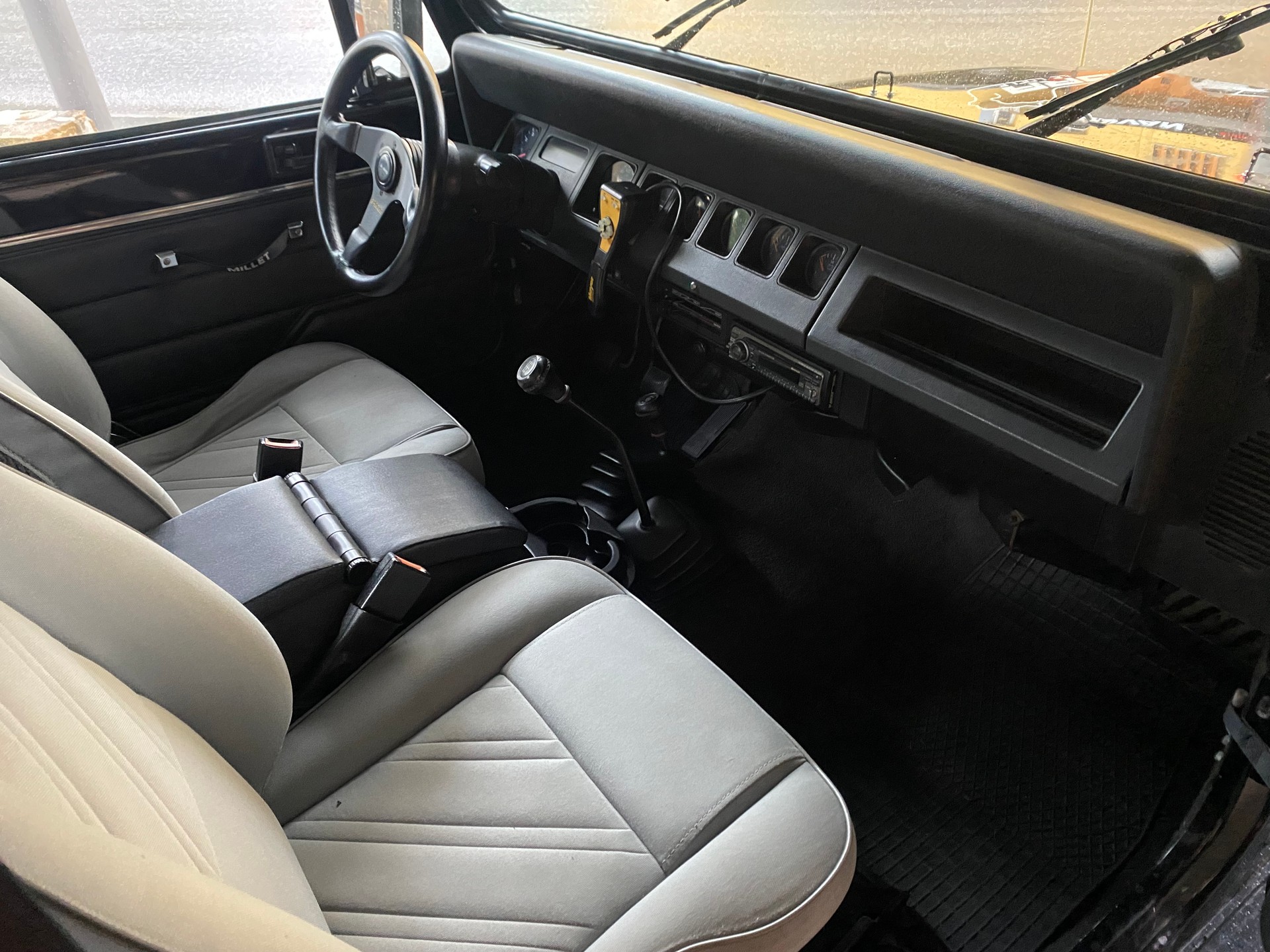 JEEP Wrangler 4.0 Laredo-image-4