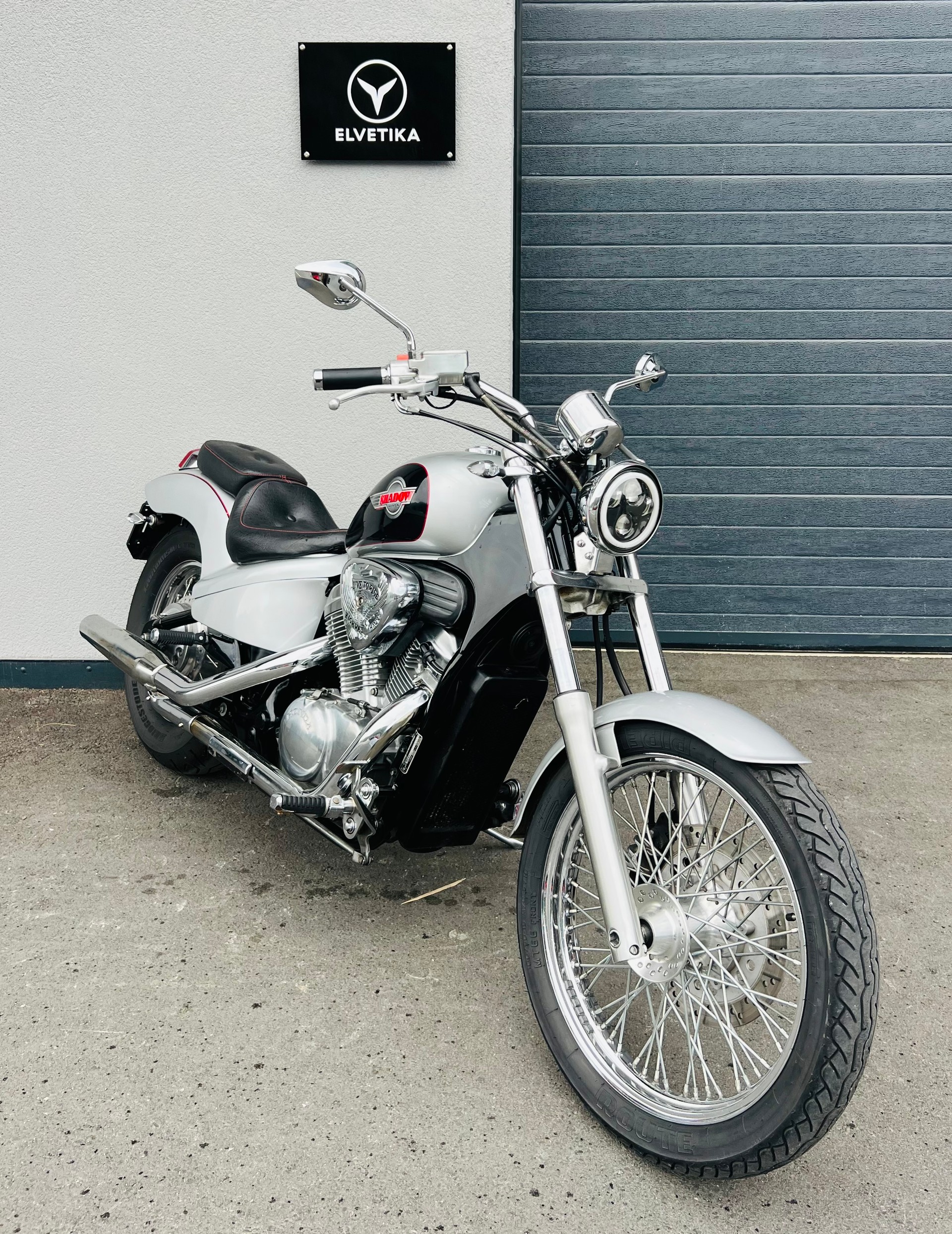 HONDA VT 600 C P-V Shadow-image-1