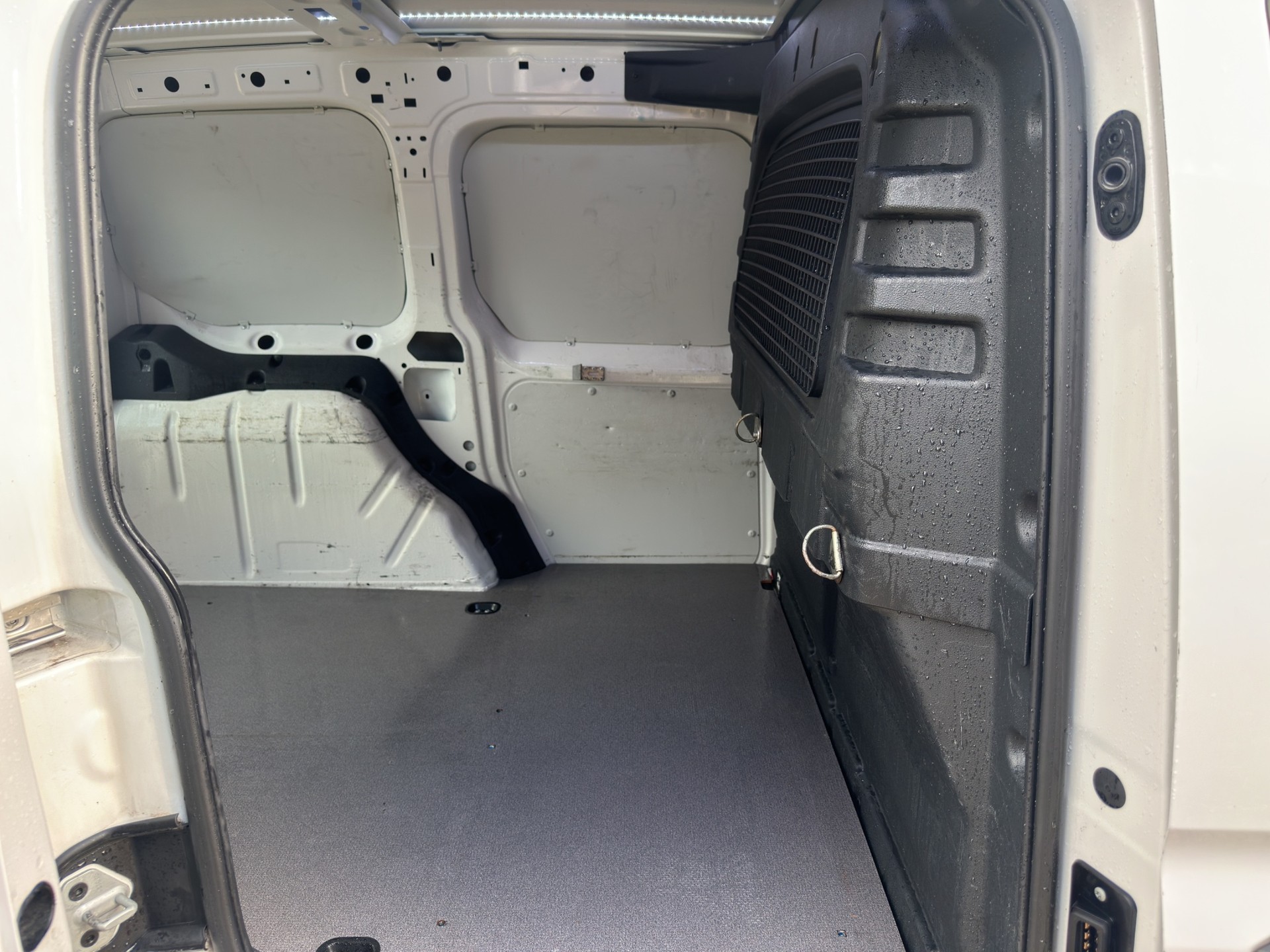 VW Caddy Cargo 1.5 TSI-image-5