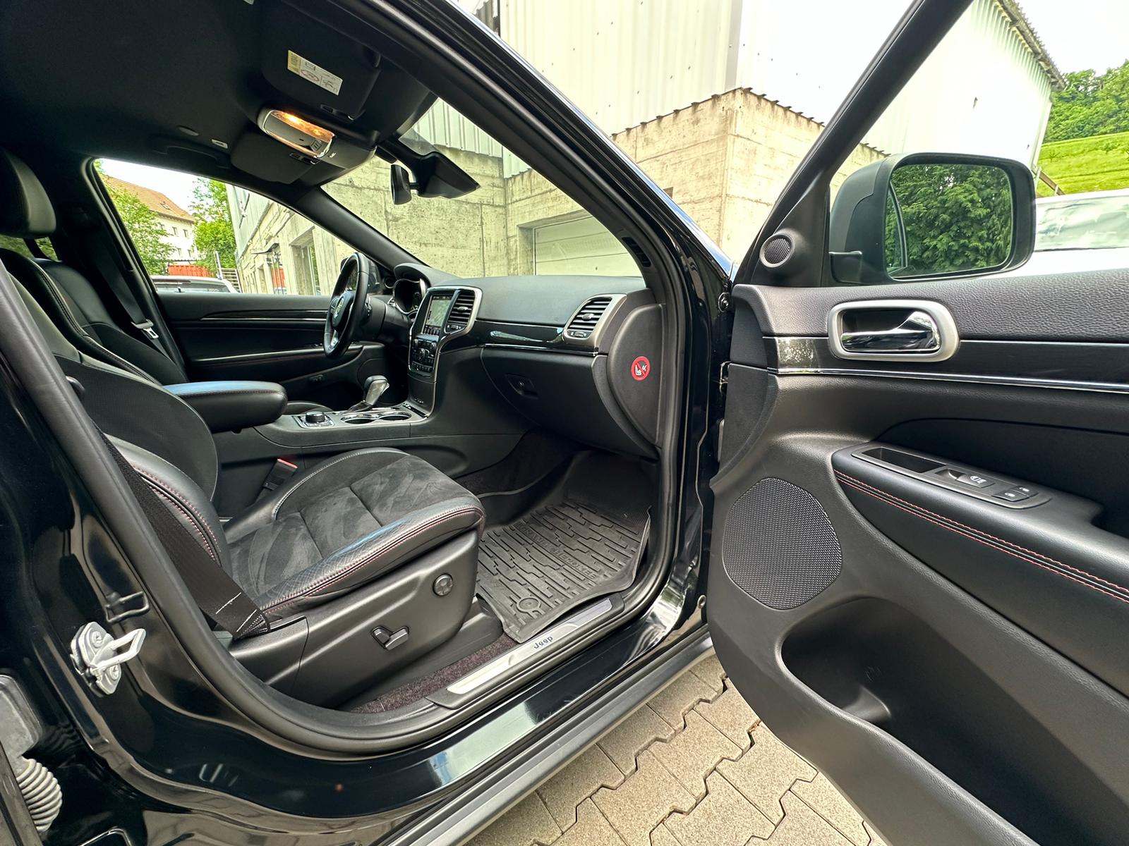 JEEP Grand Cherokee 3.0 CRD Trailhawk Automatic-image-17