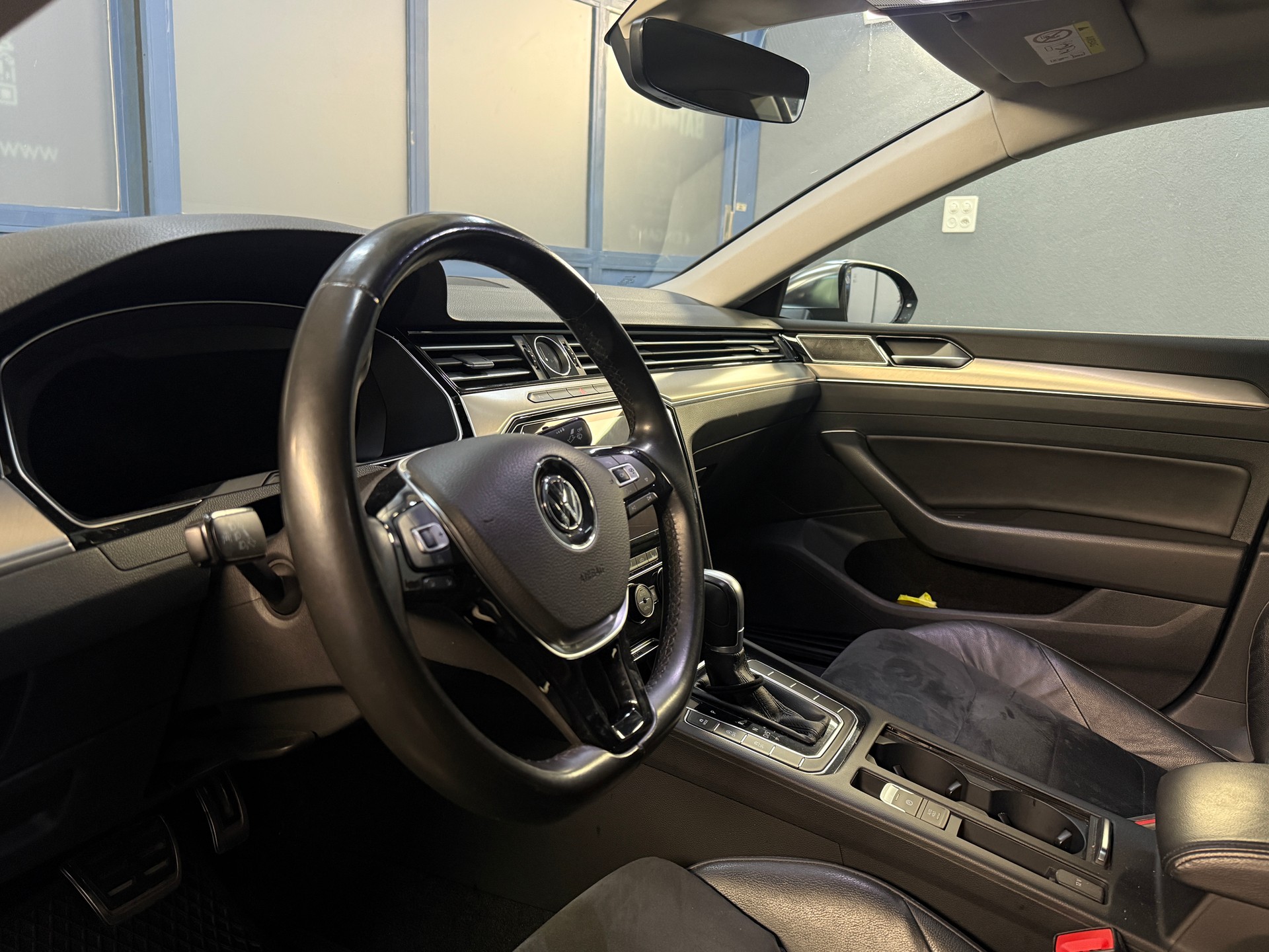VW Arteon 2.0 TDI SCR BMT Elegance 4Motion DSG-image-4