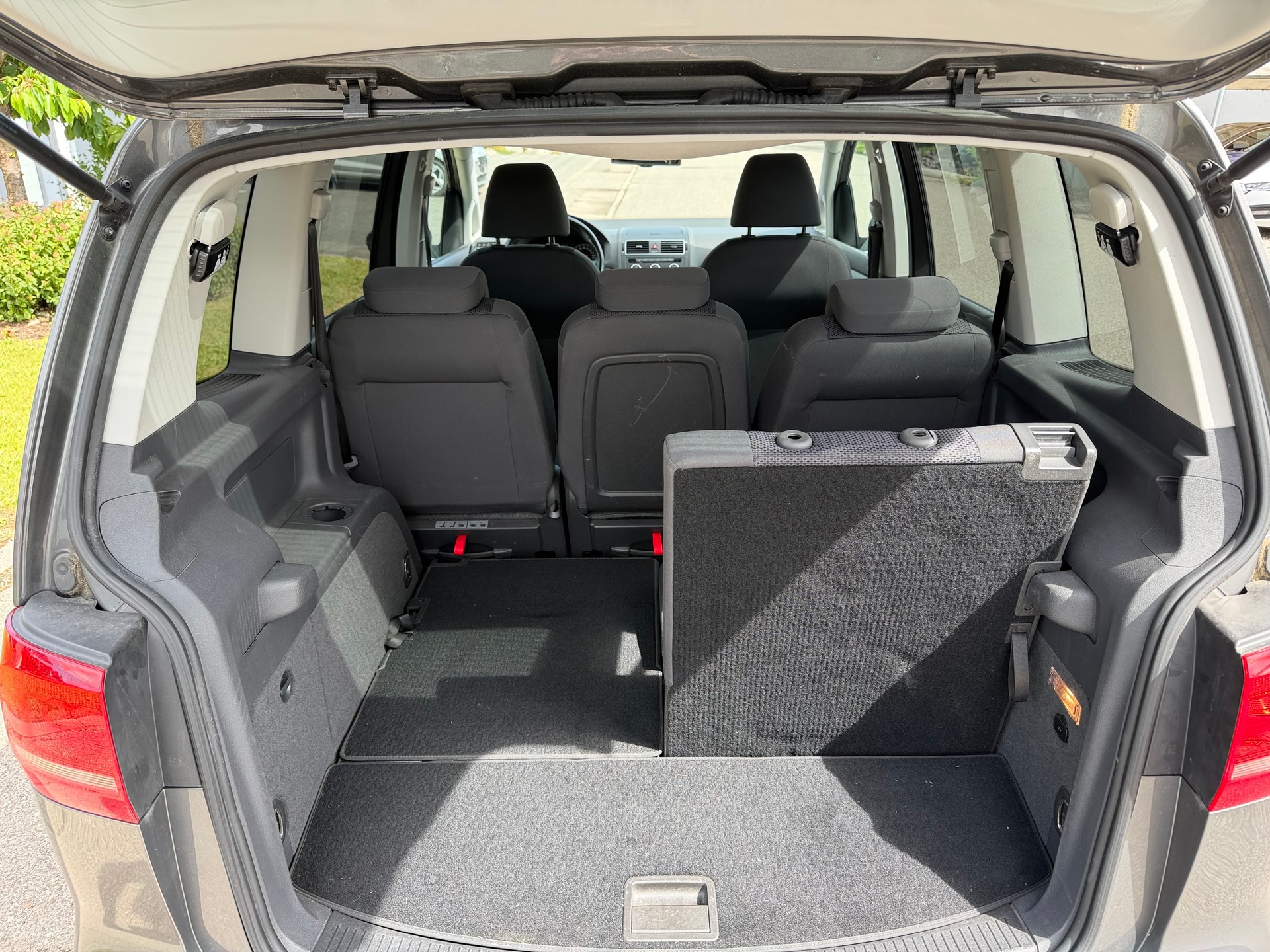 VW Touran 1.4 TSI Trendline-image-11
