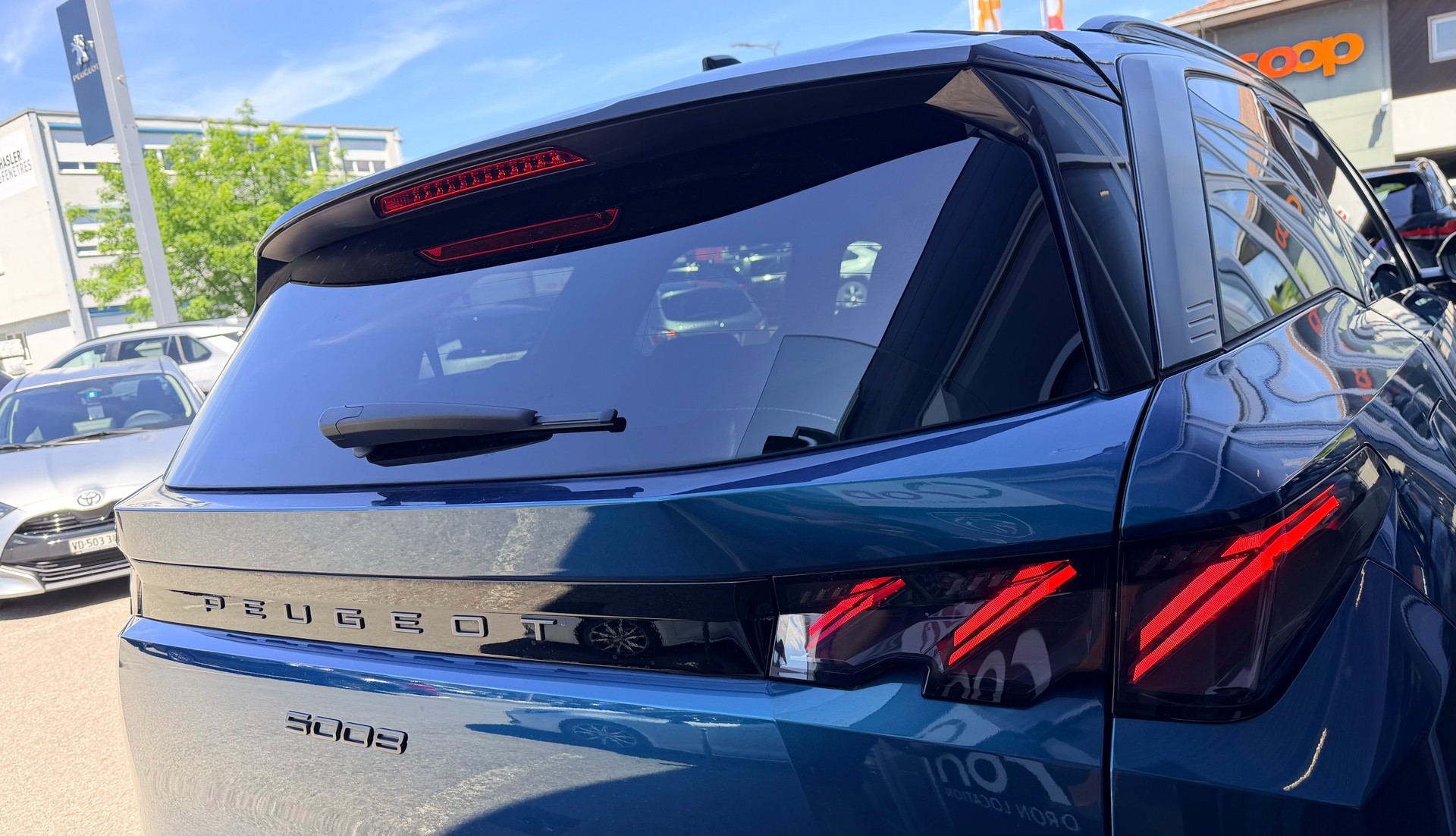 PEUGEOT 5008 145 Hybrid e-DCS6 GT-image-5