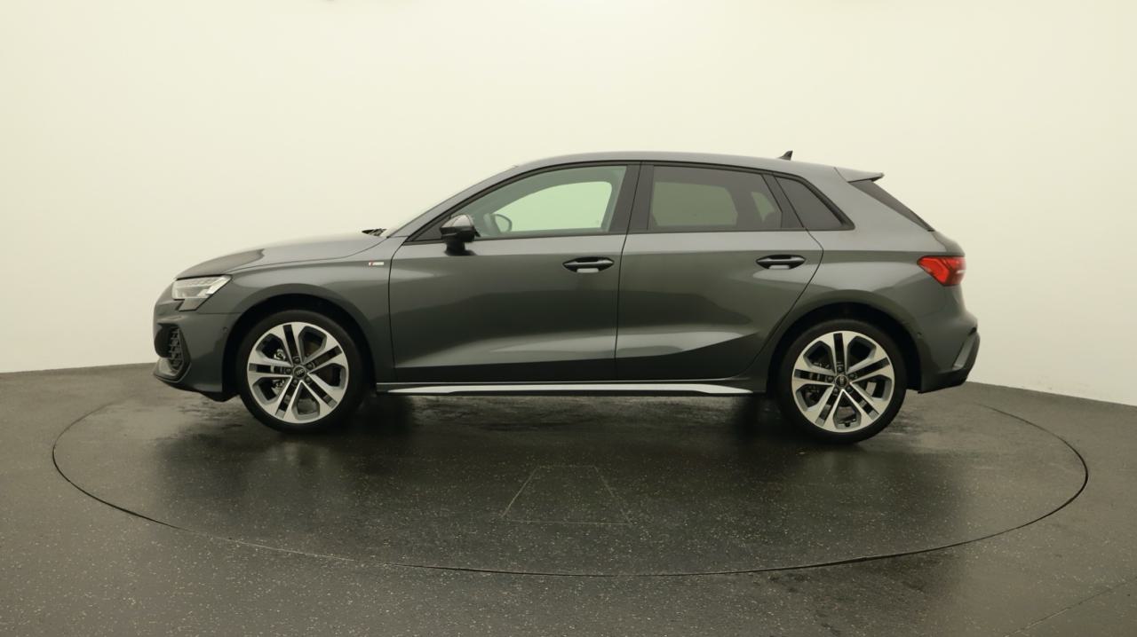 AUDI A3 Sportback TFSI 110 kW S line S tronic-image-1