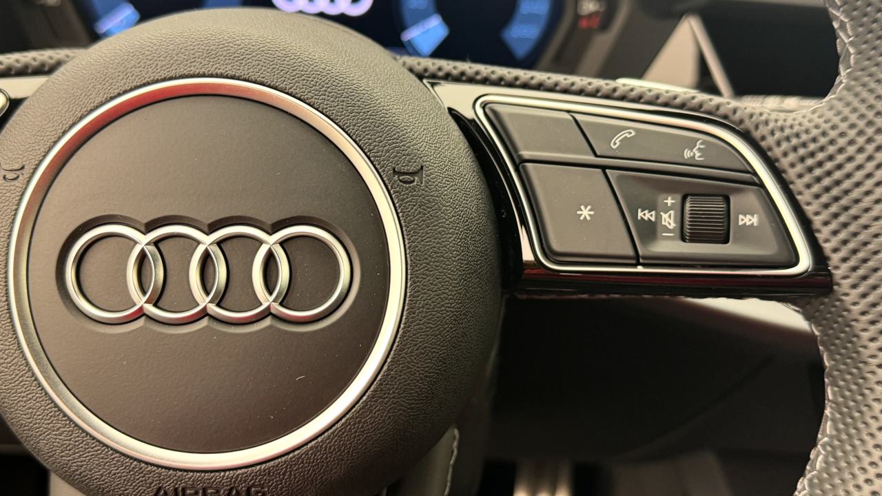 AUDI A3 Sportback TFSI 110 kW S line S tronic-image-9
