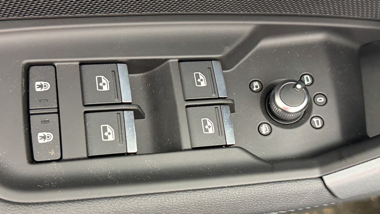 AUDI A3 Sportback TFSI 110 kW S line S tronic-image-8