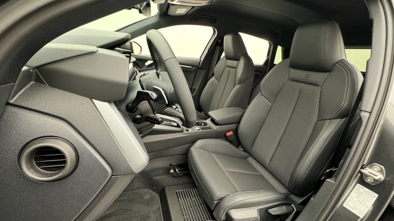 AUDI A3 Sportback TFSI 110 kW S line S tronic-image-4