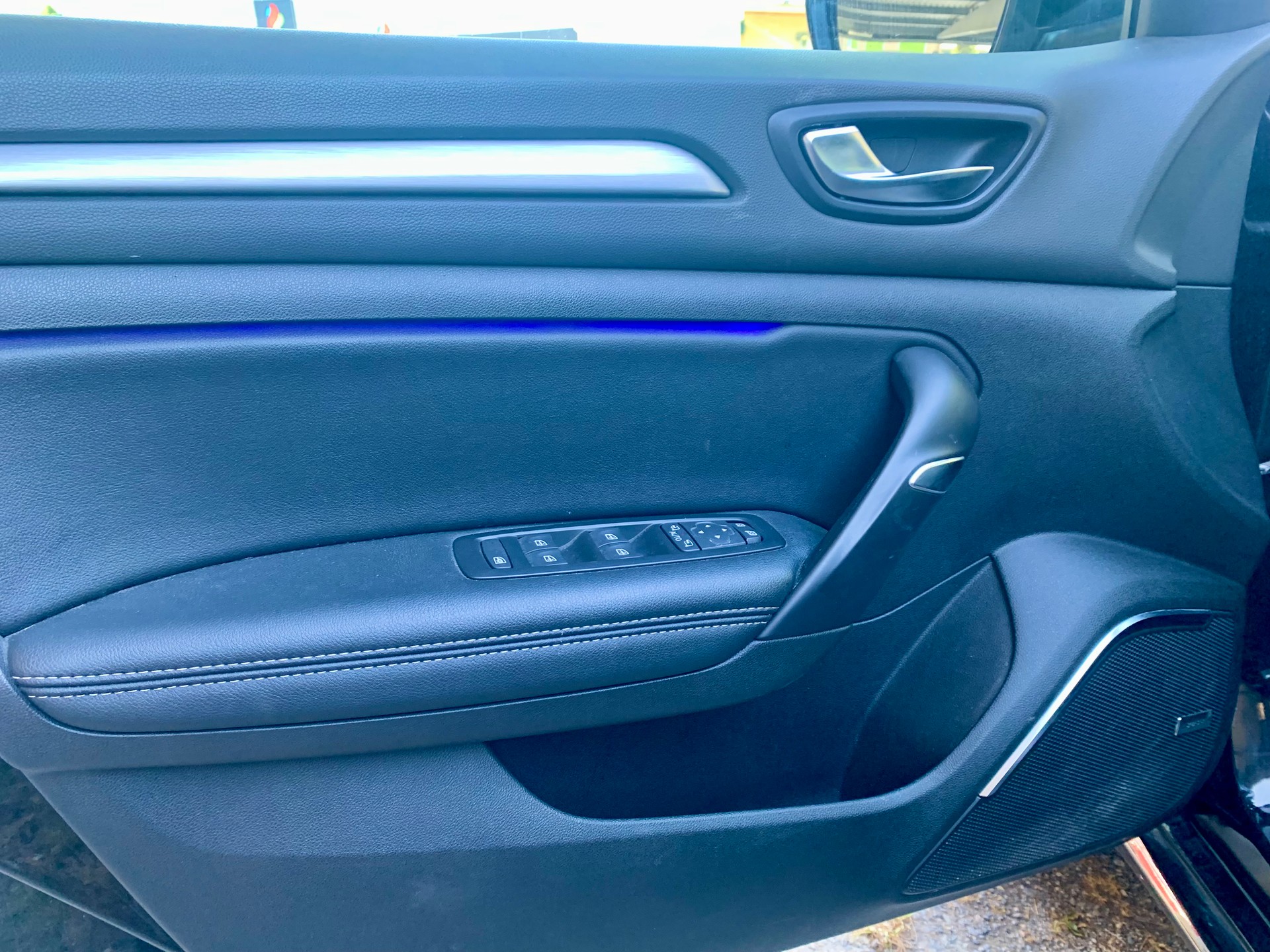 RENAULT Mégane 1.2 16V T Bose-image-13