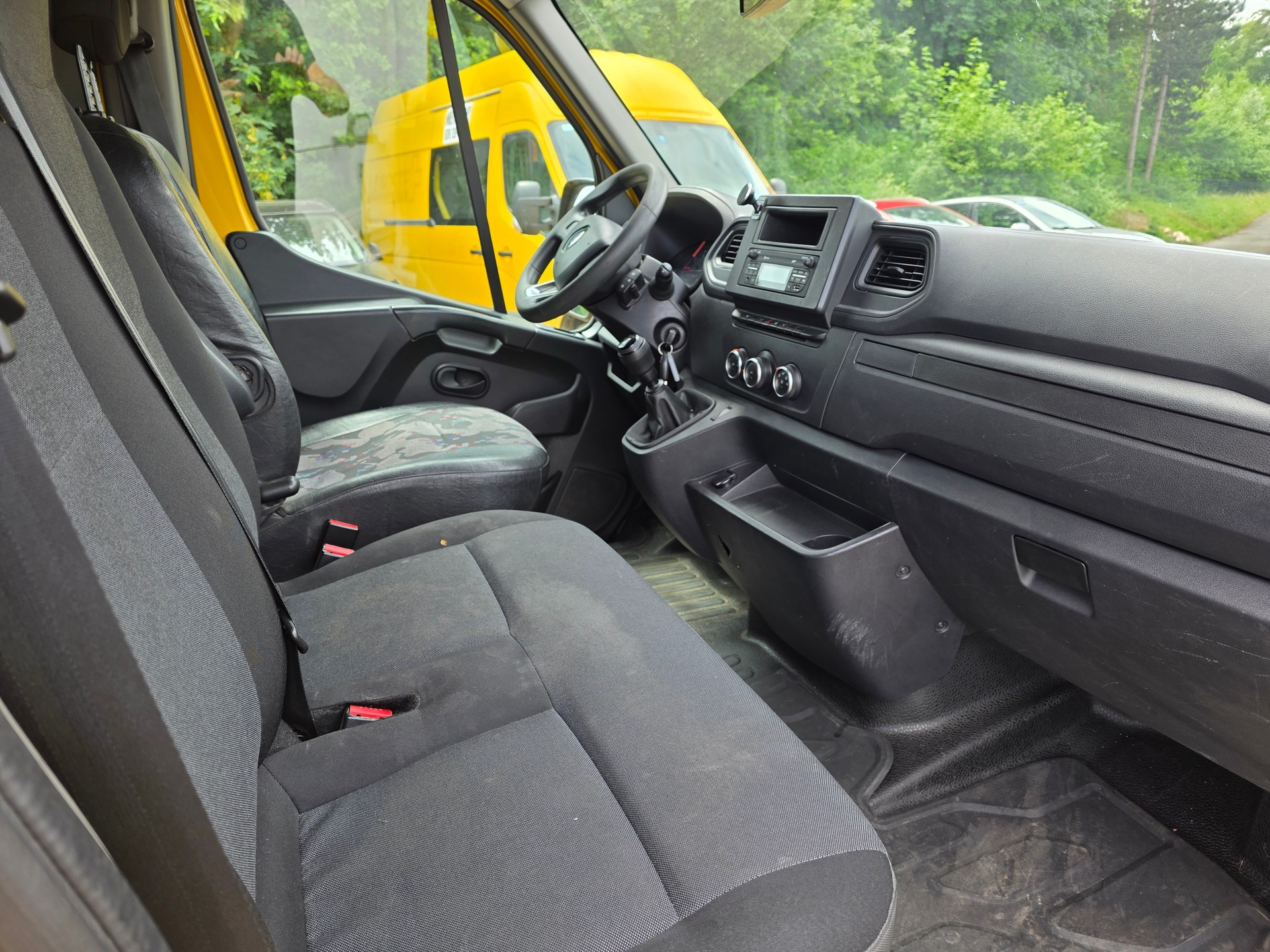 RENAULT Master T35 2.3dCi 135 L3H3-image-16