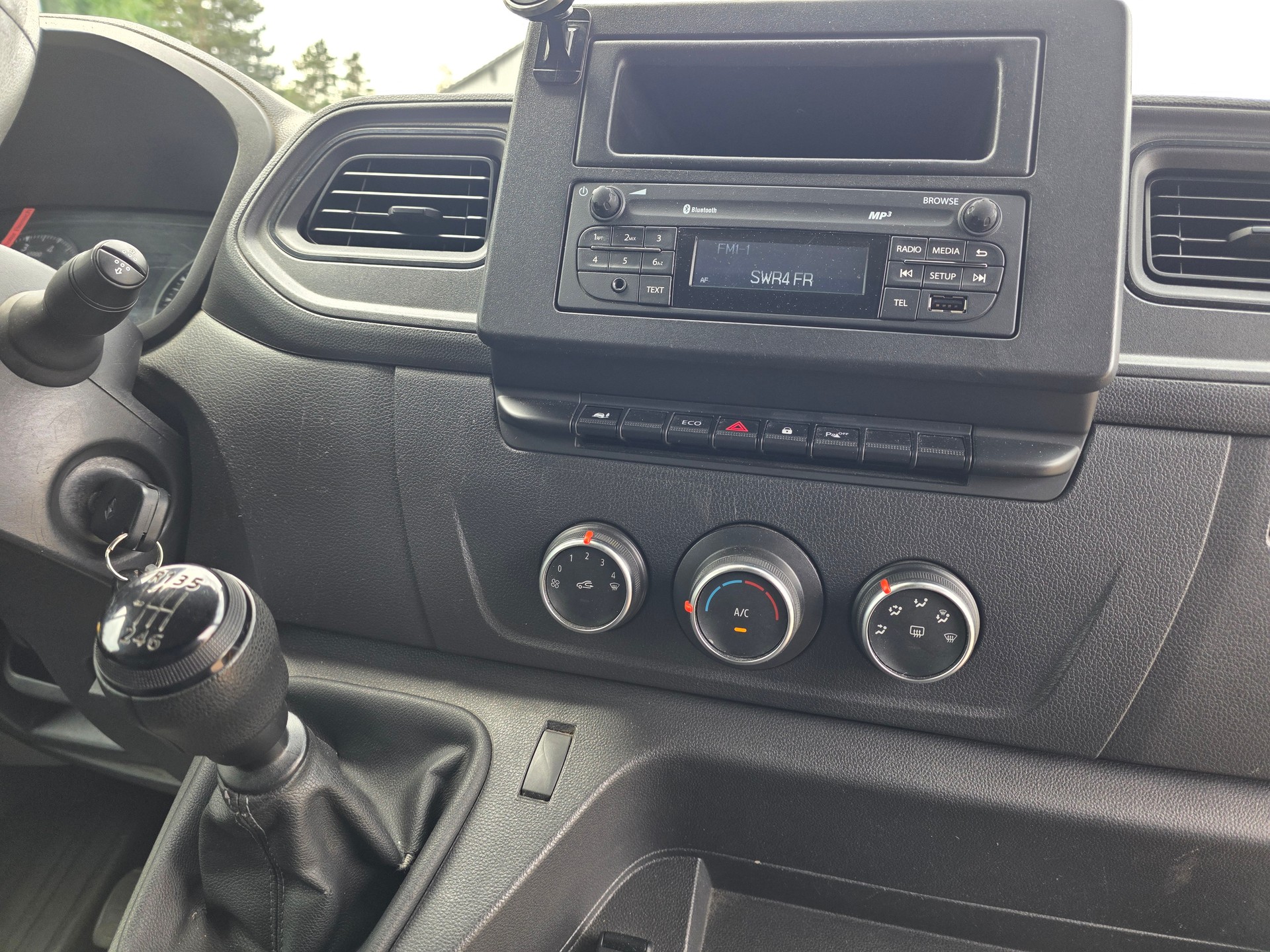 RENAULT Master T35 2.3dCi 135 L3H3-image-15