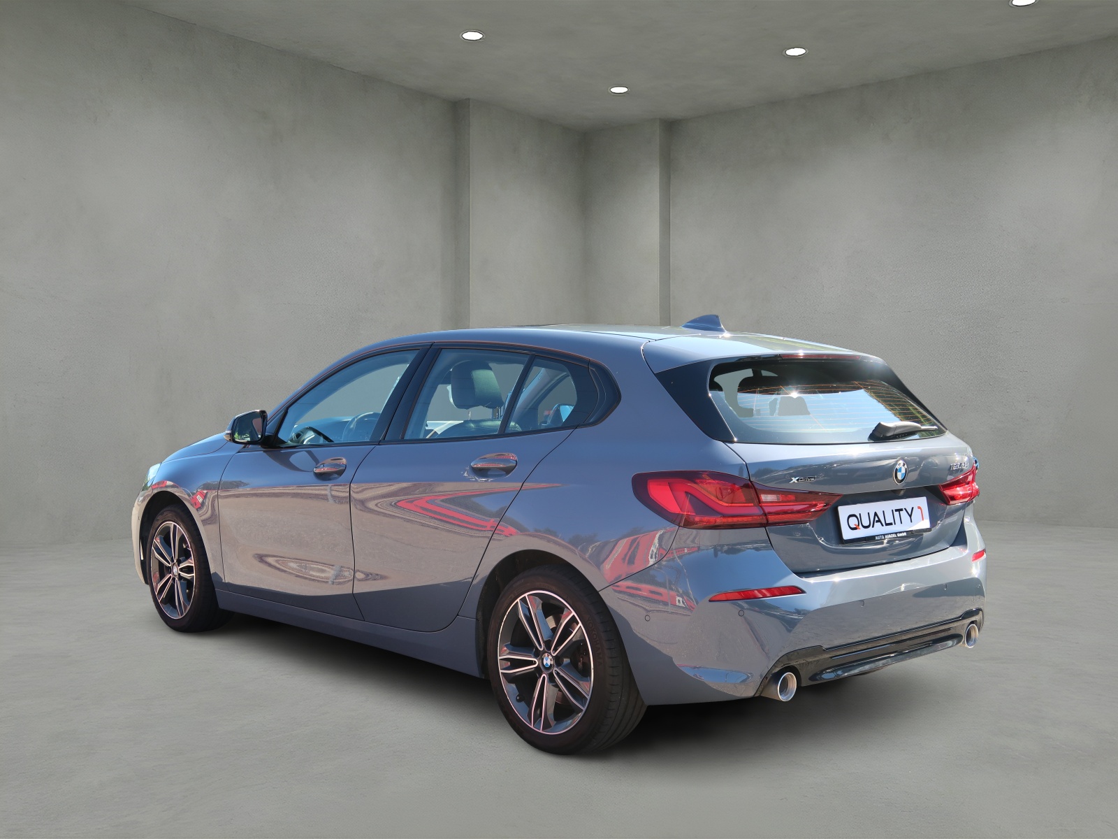BMW 120d xDrive Steptronic Sport Line-image-5