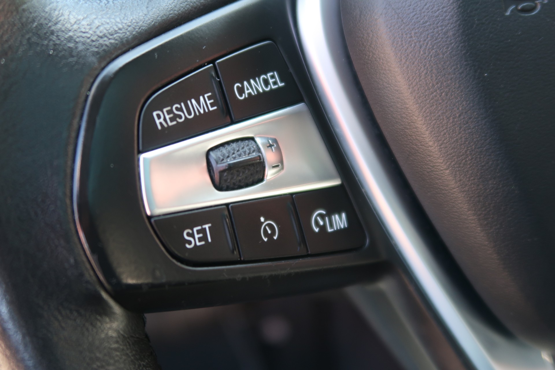 BMW 120d xDrive Steptronic Sport Line-image-9