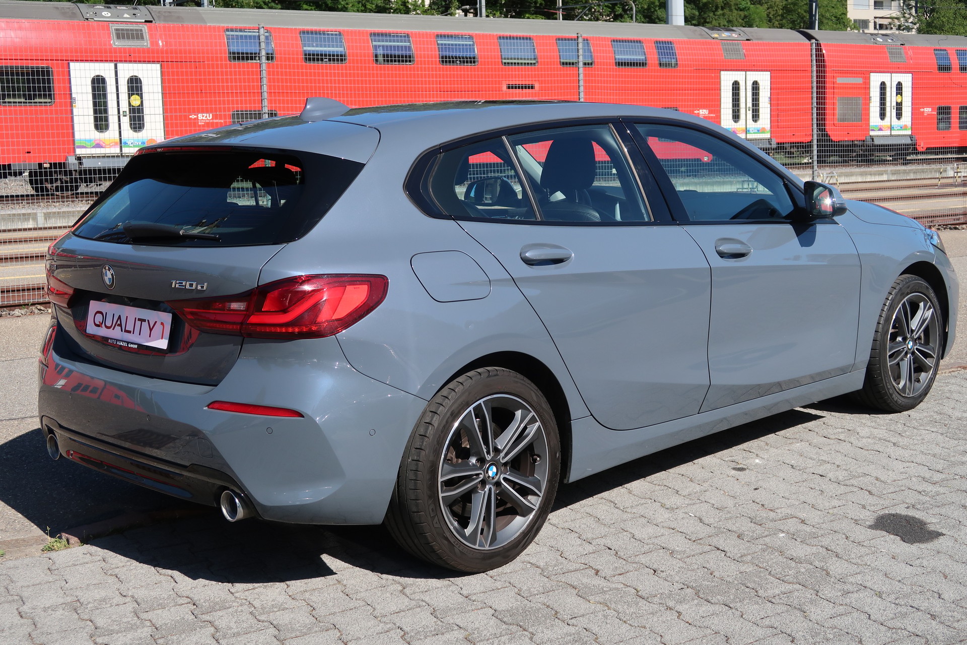 BMW 120d xDrive Steptronic Sport Line-showroom-element-3
