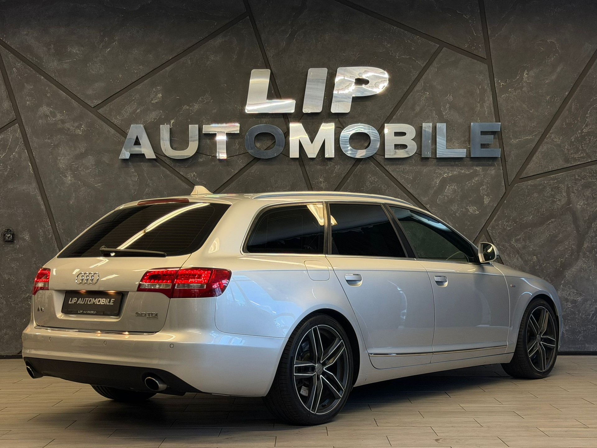 AUDI A6 Avant 3.0 V6 TDI quattro tiptronic-image-5