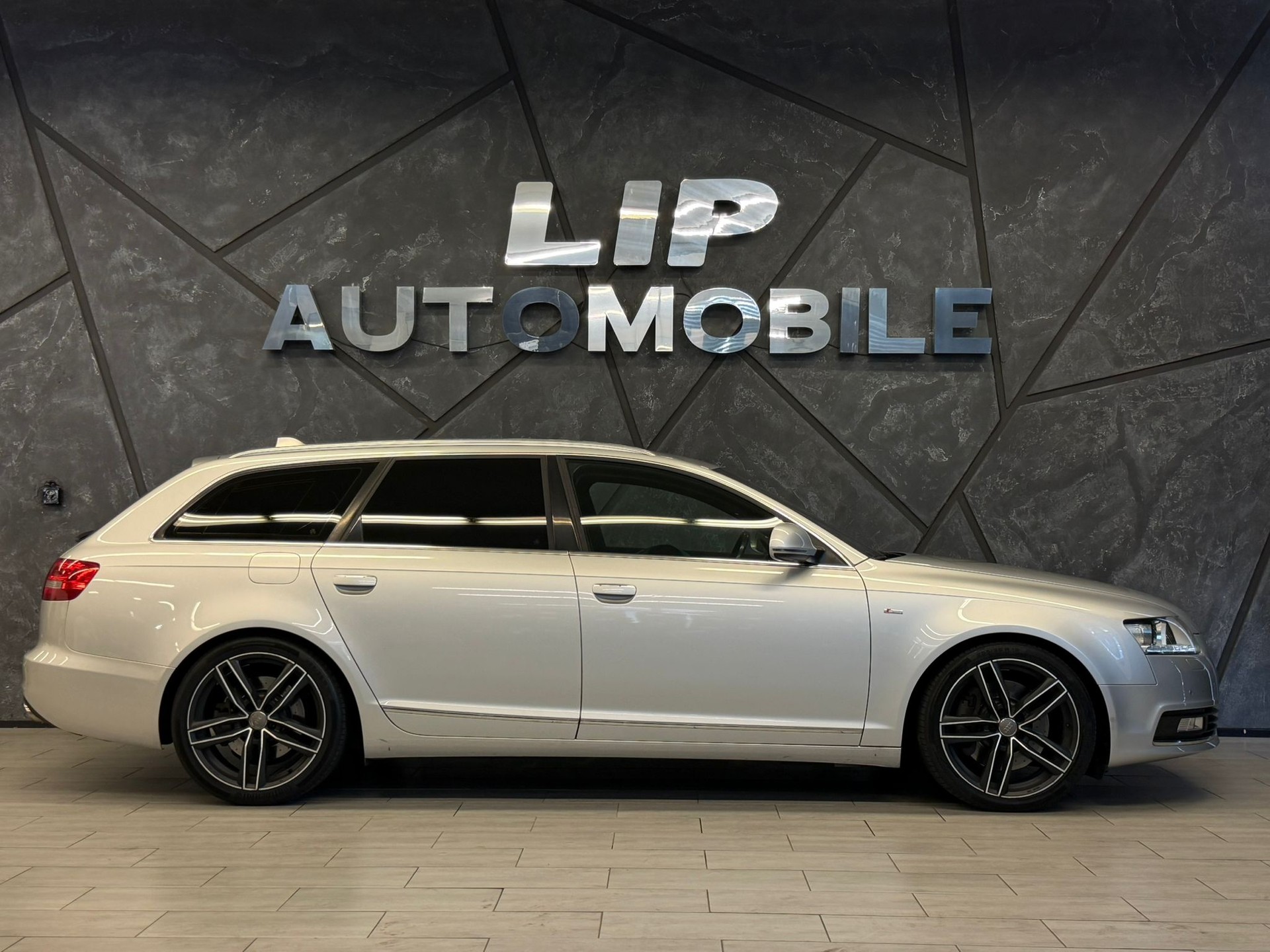 AUDI A6 Avant 3.0 V6 TDI quattro tiptronic-showroom-element-3