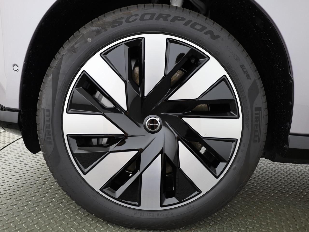 VOLVO EX90 Twin Plus AWD-image-5