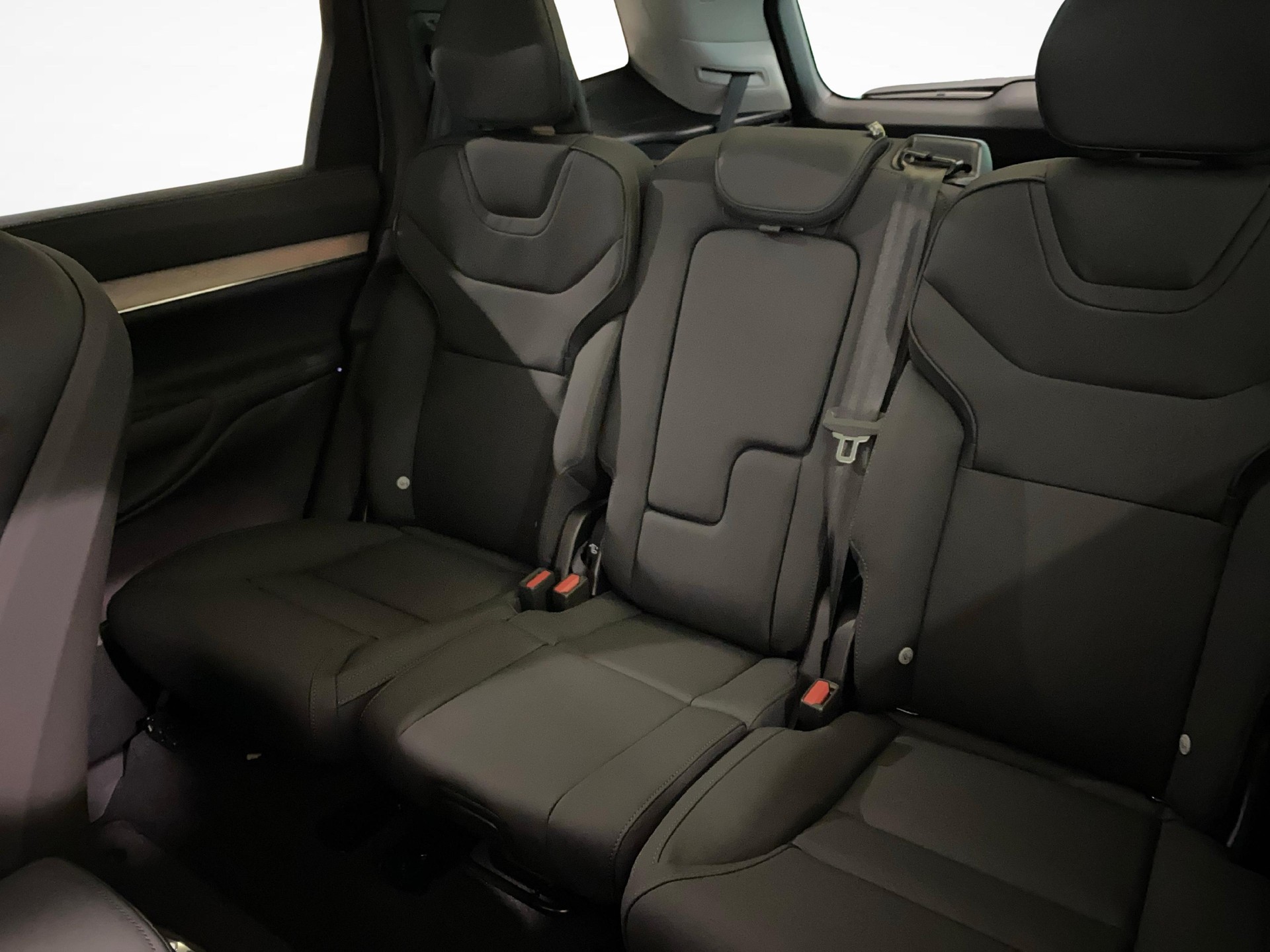 VOLVO EX90 Twin Plus AWD-image-10