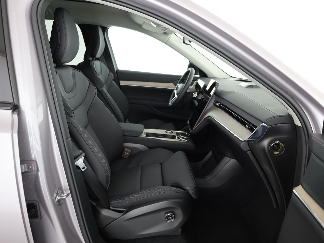 VOLVO EX90 Twin Plus AWD-image-9